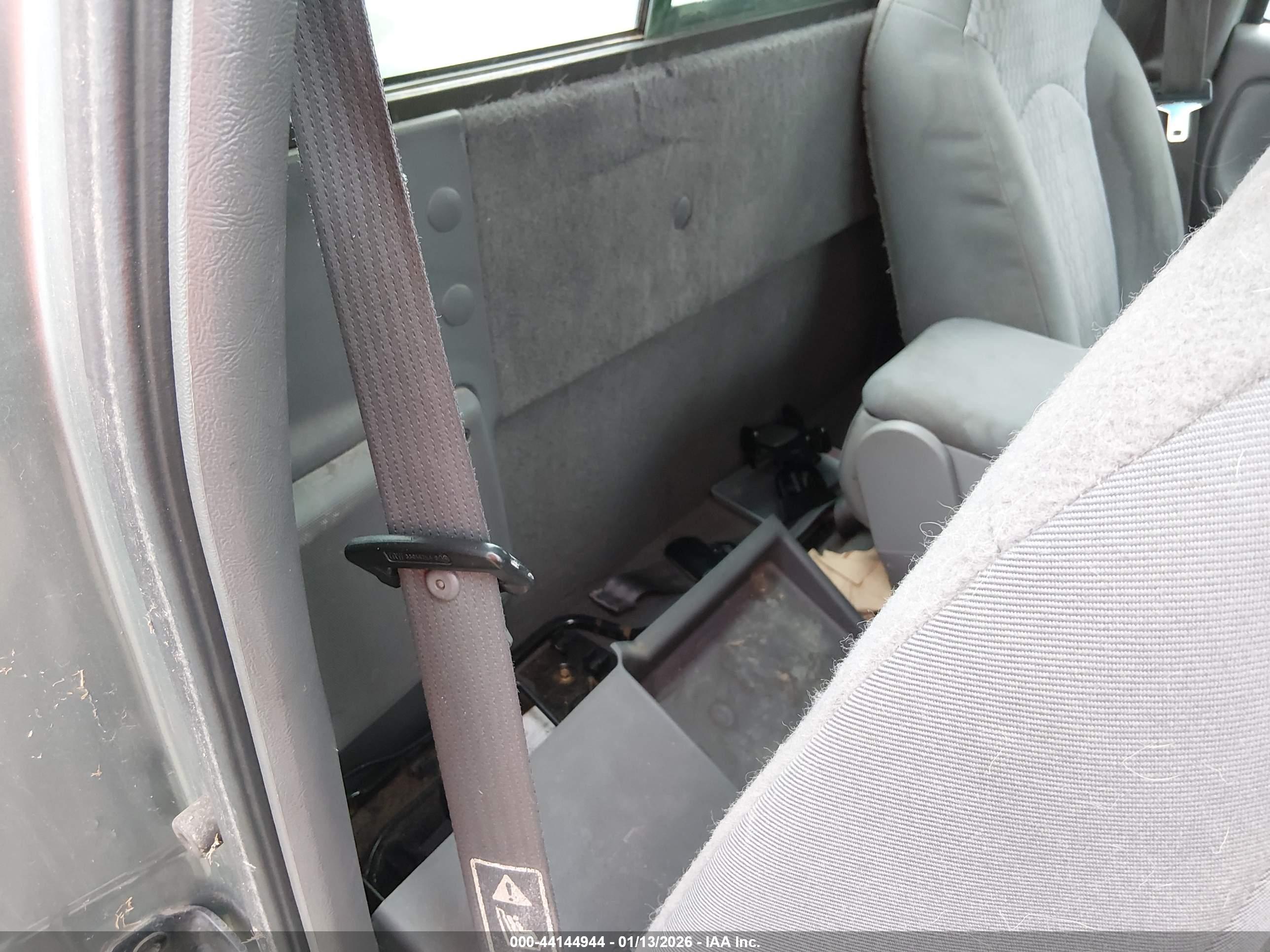 MAZDA B2300 image 8