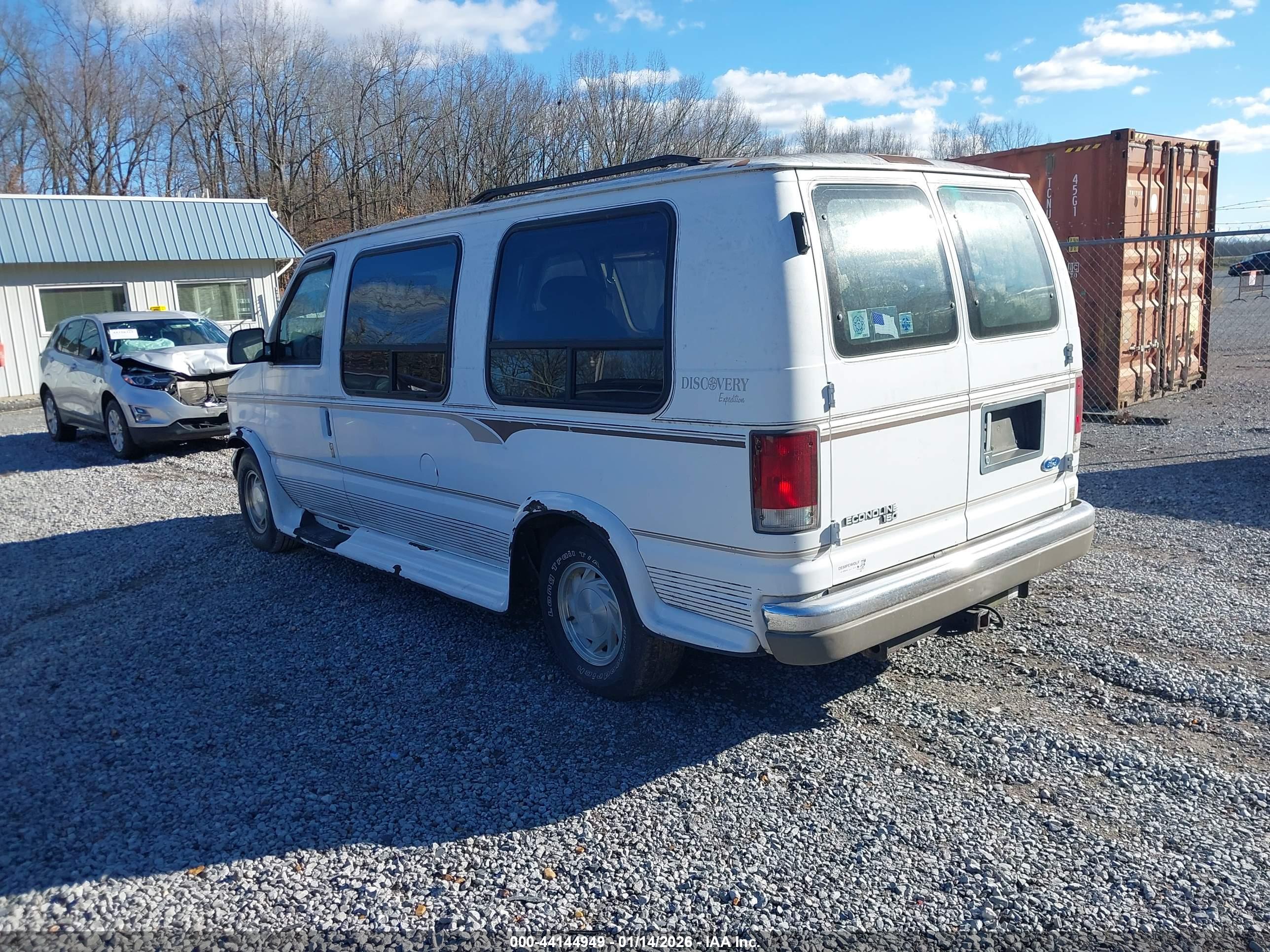 FORD ECONOLINE image 3