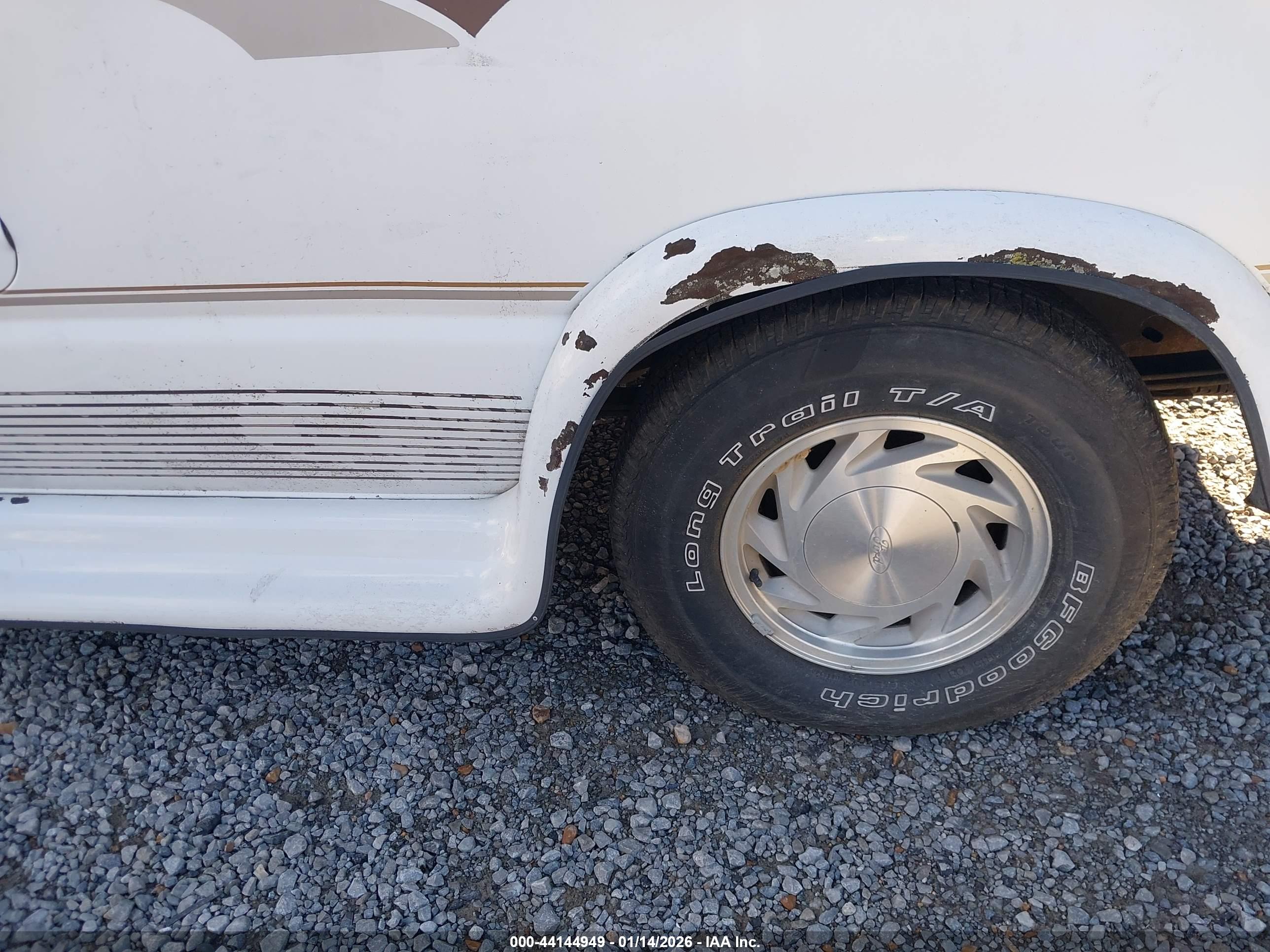 FORD ECONOLINE image 6
