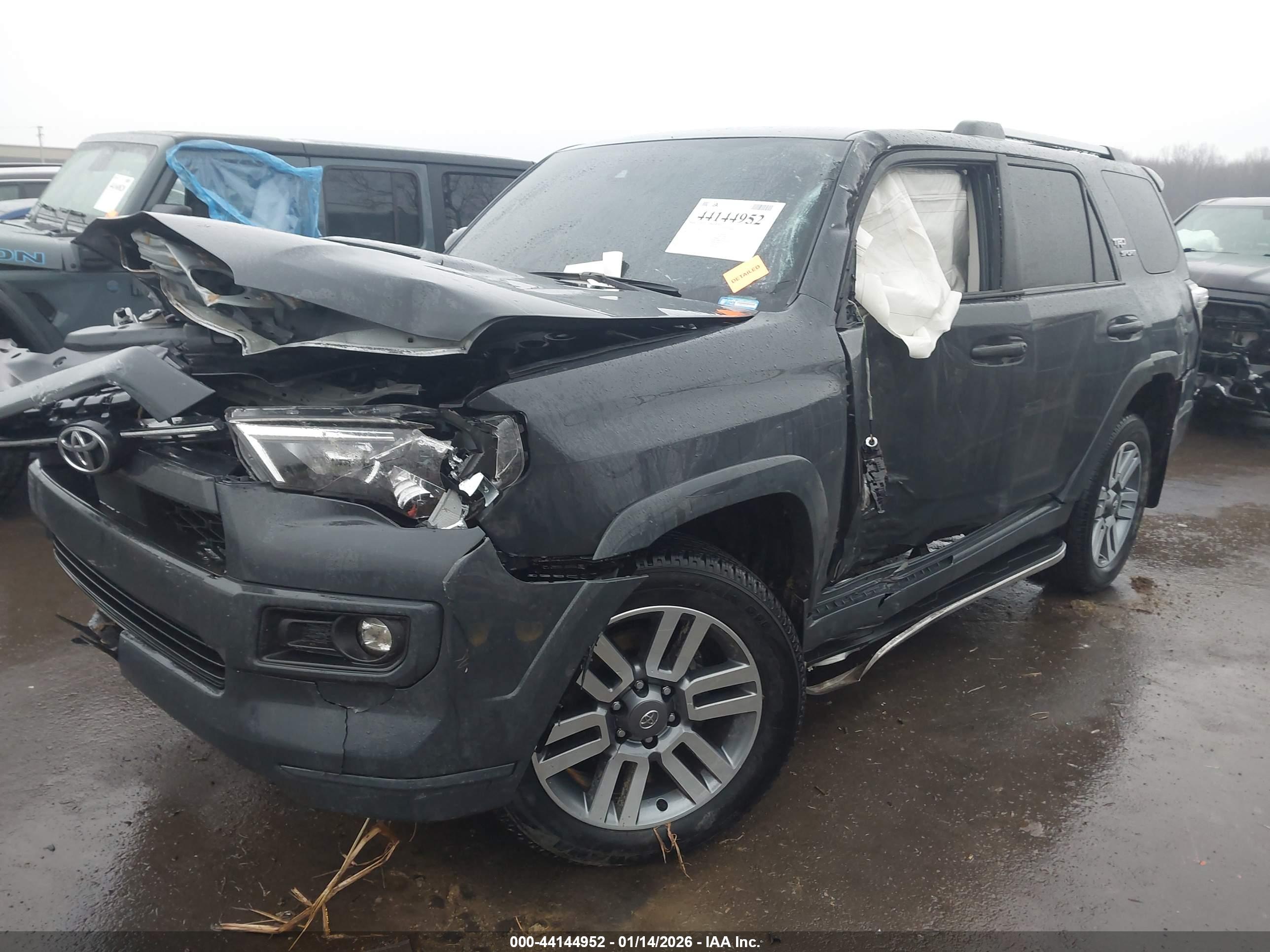 TOYOTA 4RUNNER image 2