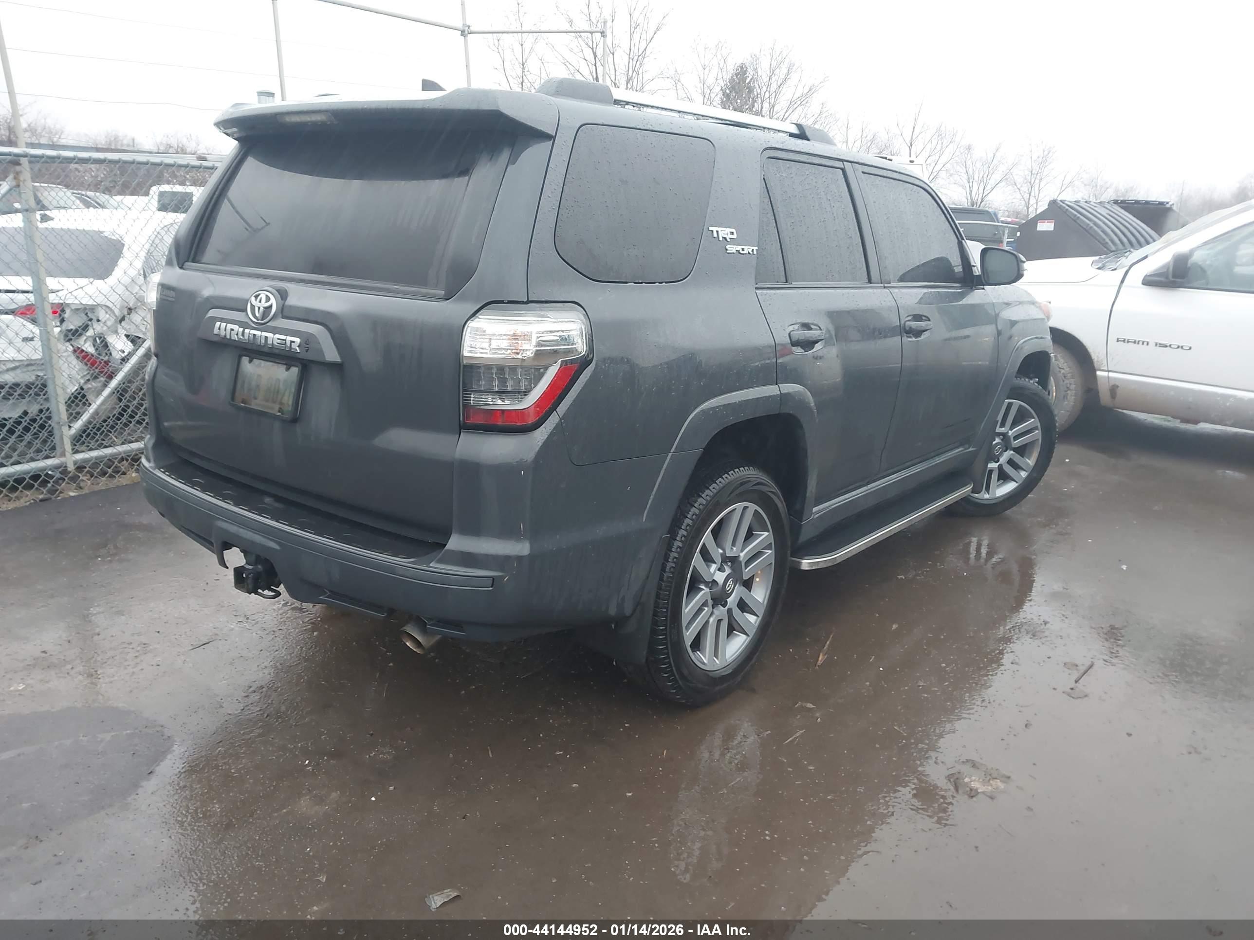 TOYOTA 4RUNNER image 4