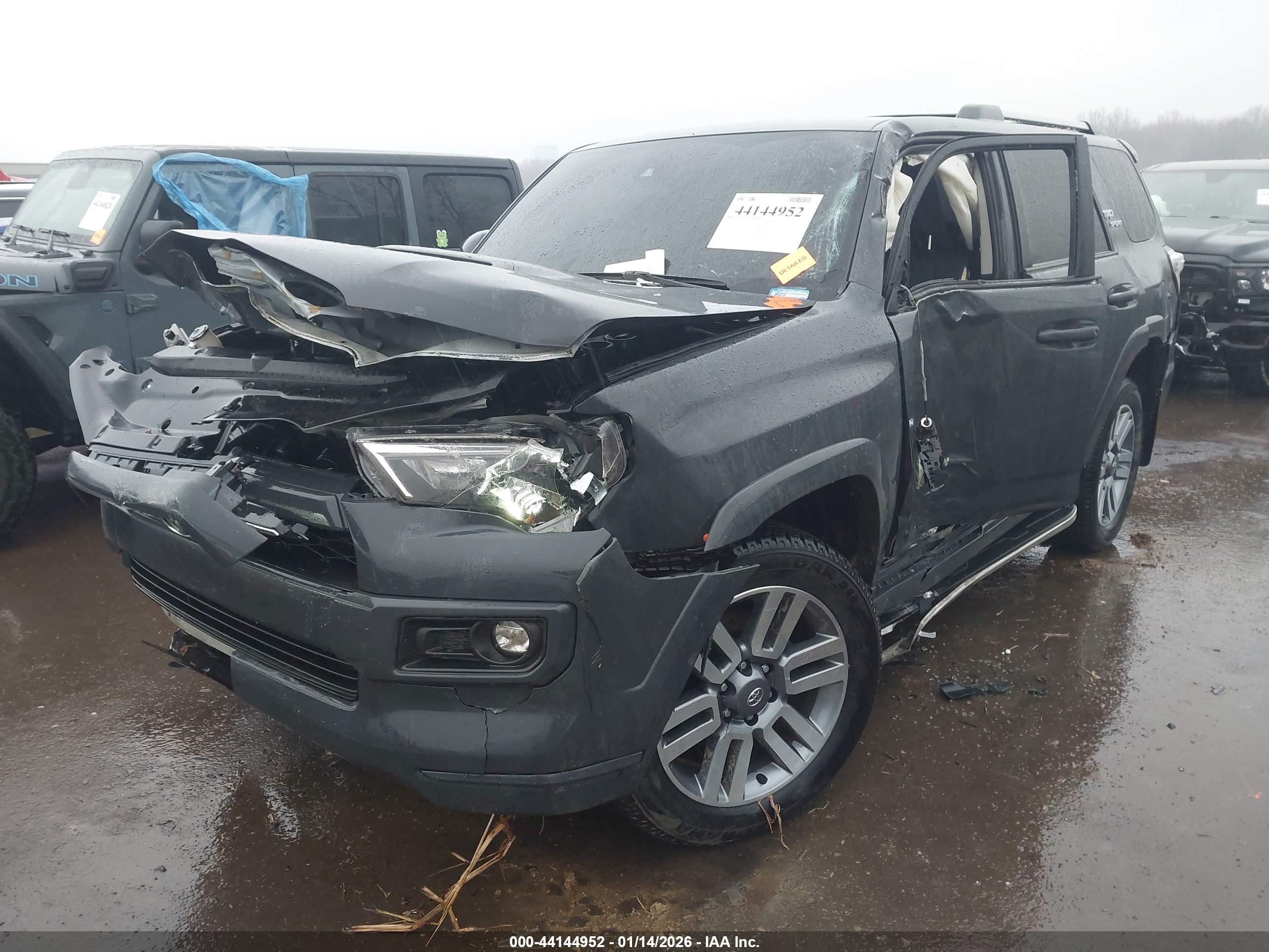 TOYOTA 4RUNNER image 6