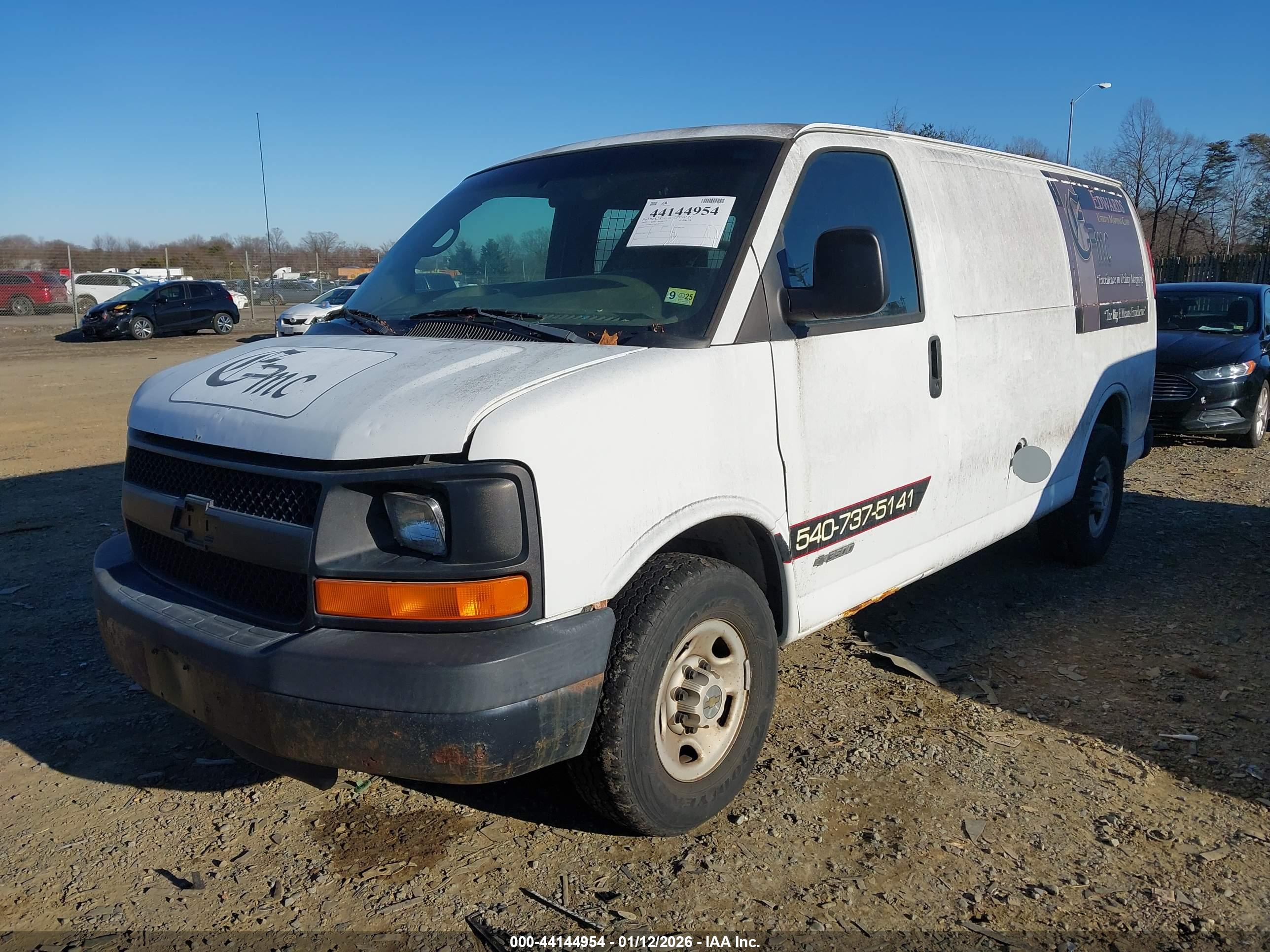CHEVROLET EXPRESS image 2