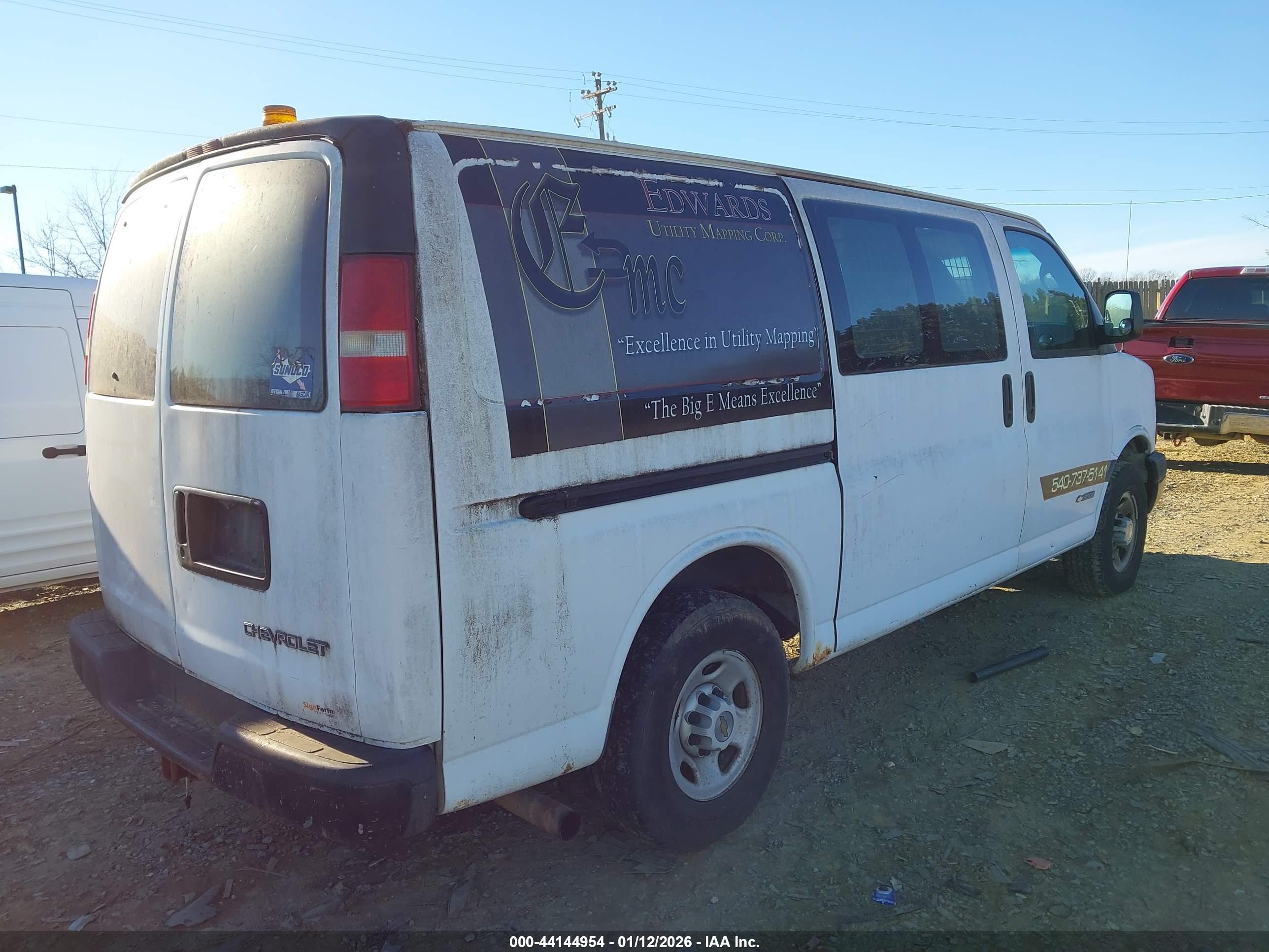 CHEVROLET EXPRESS image 4