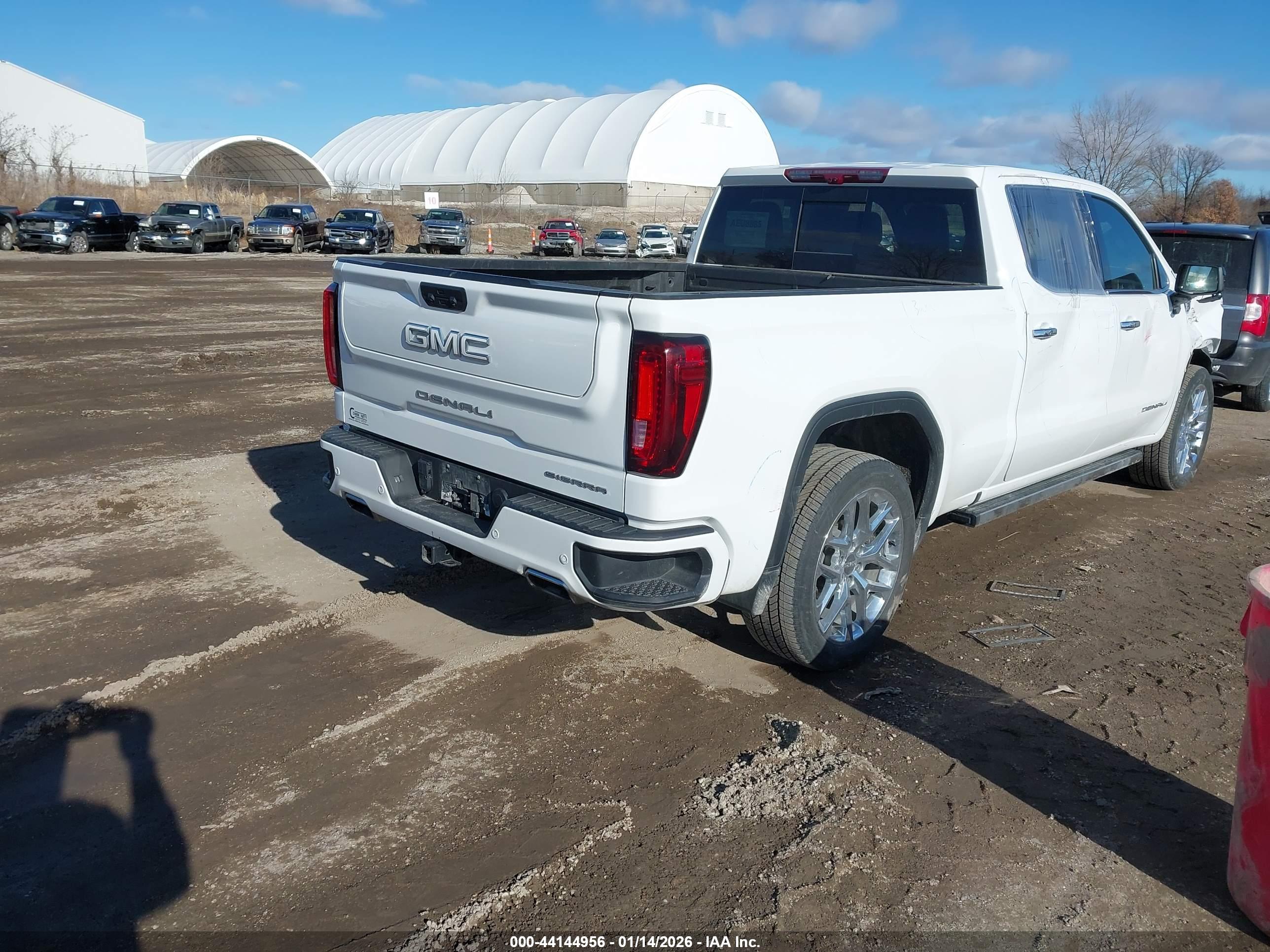 GMC SIERRA image 4