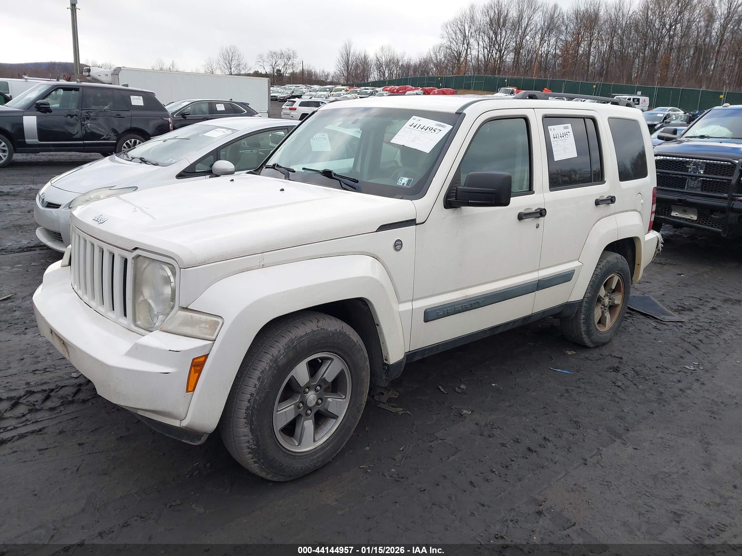 JEEP LIBERTY image 2