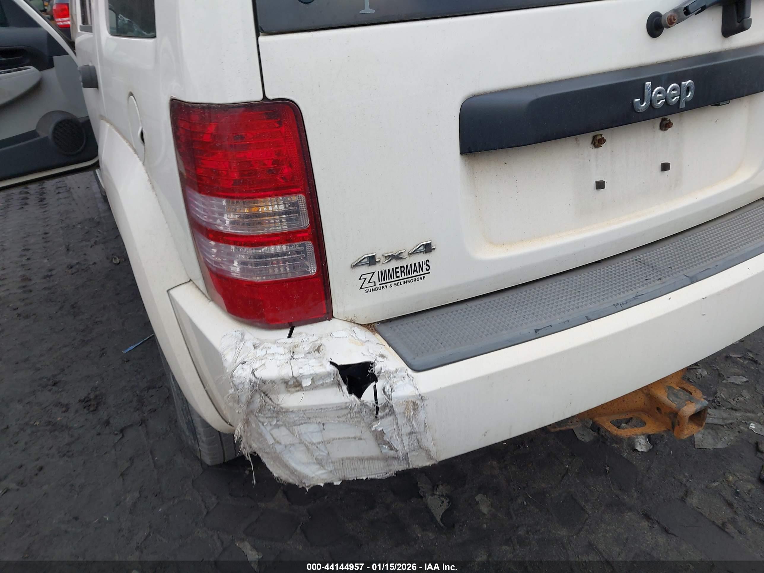 JEEP LIBERTY image 6