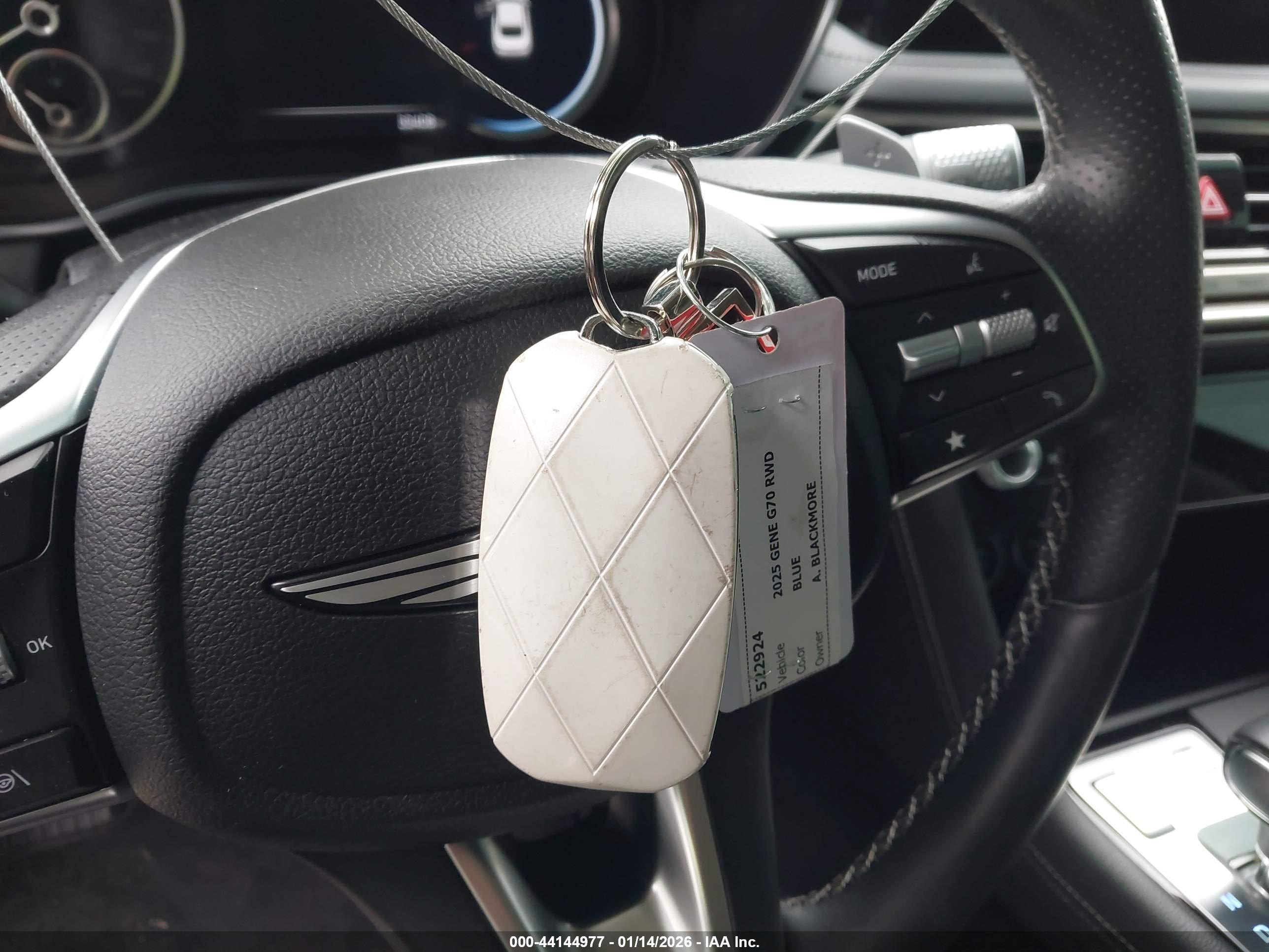 GENESIS G70 image 11
