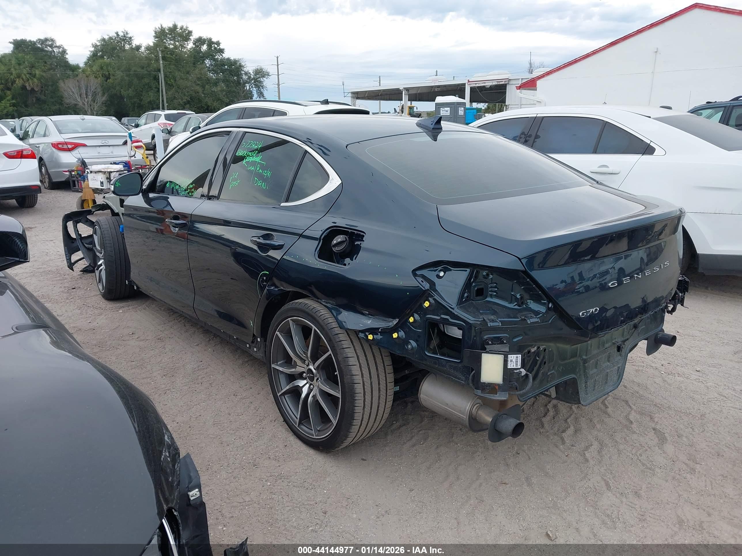 GENESIS G70 image 3