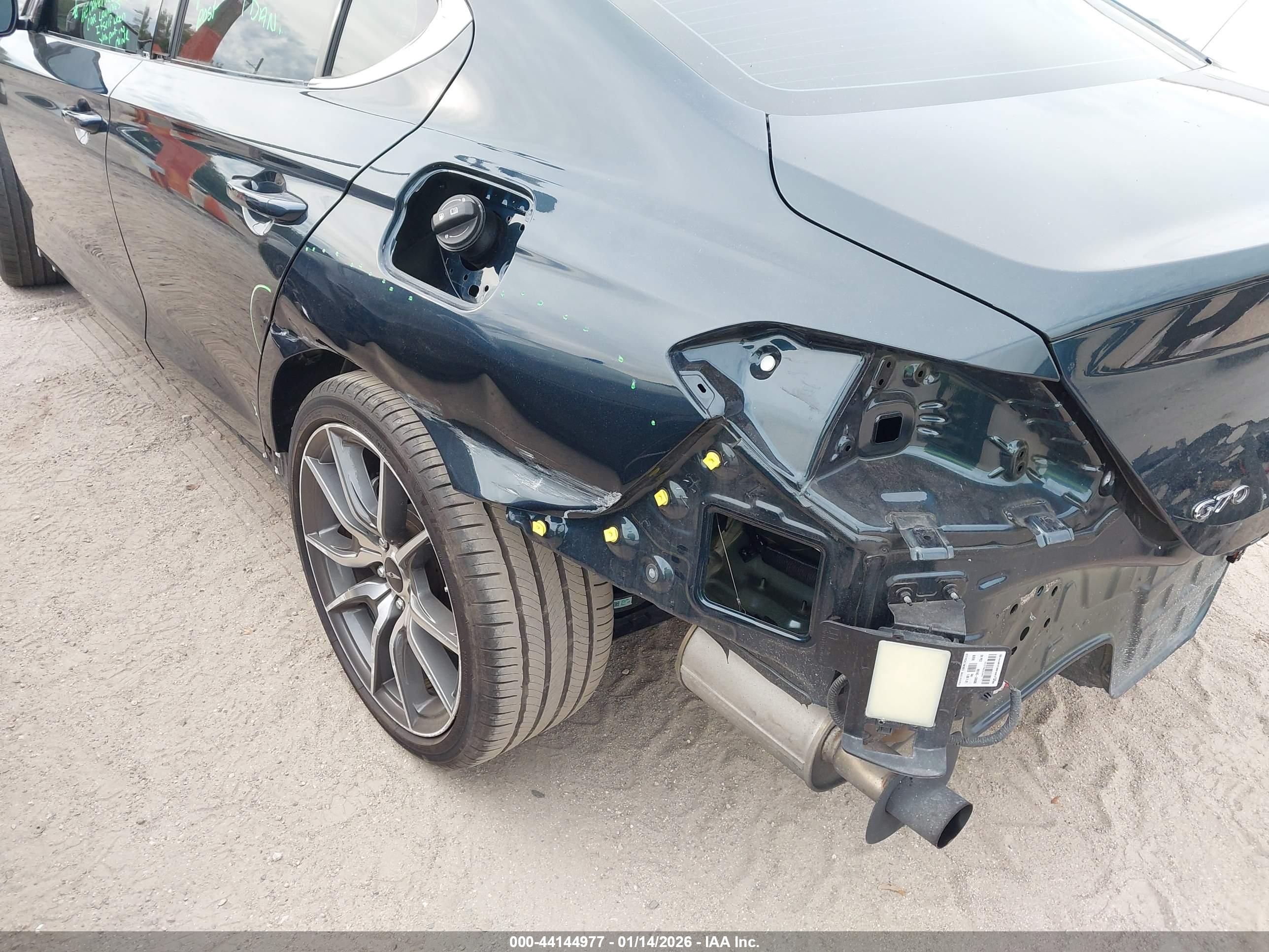 GENESIS G70 image 6