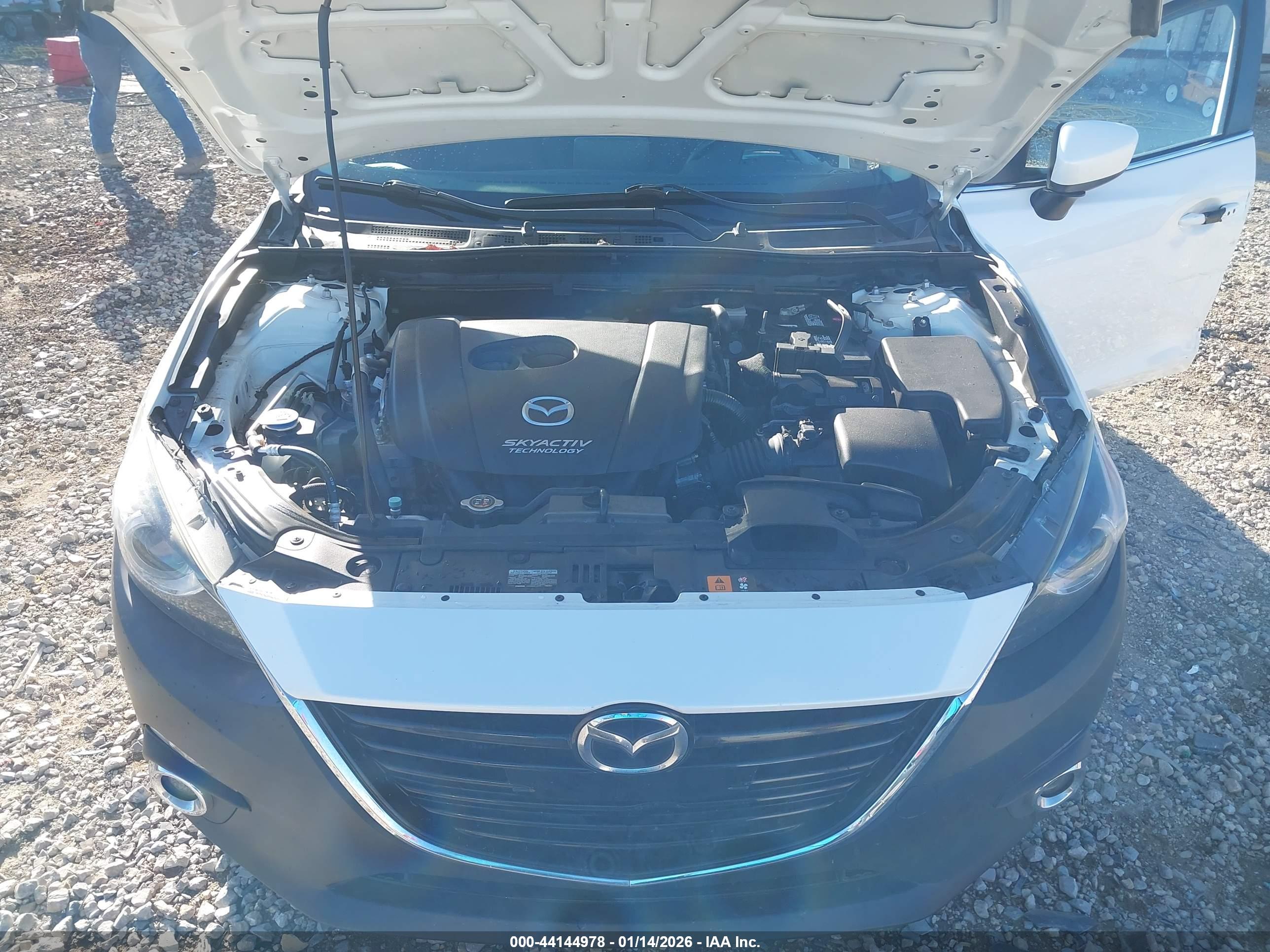 MAZDA MAZDA3 image 10