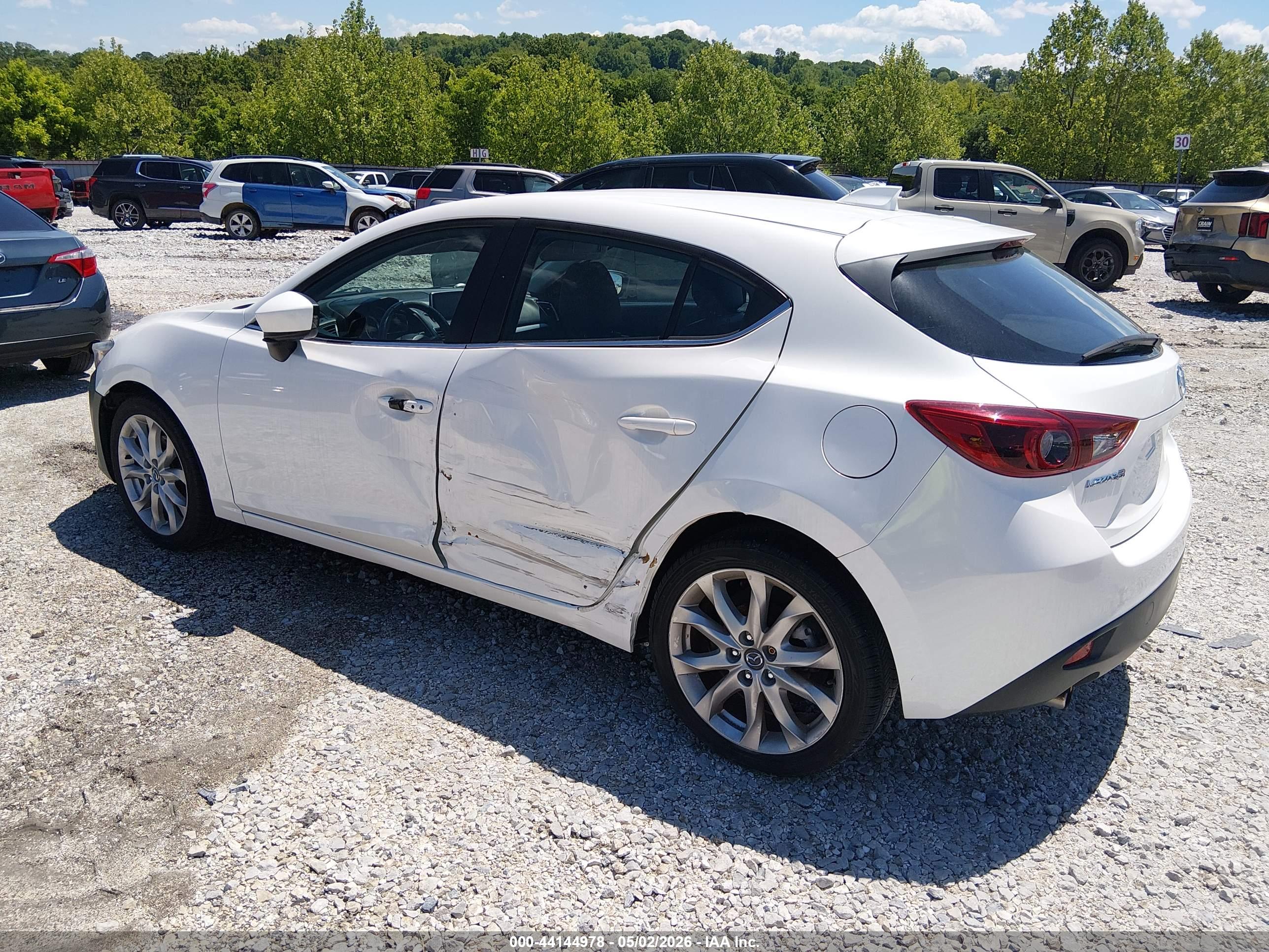 MAZDA MAZDA3 image 3