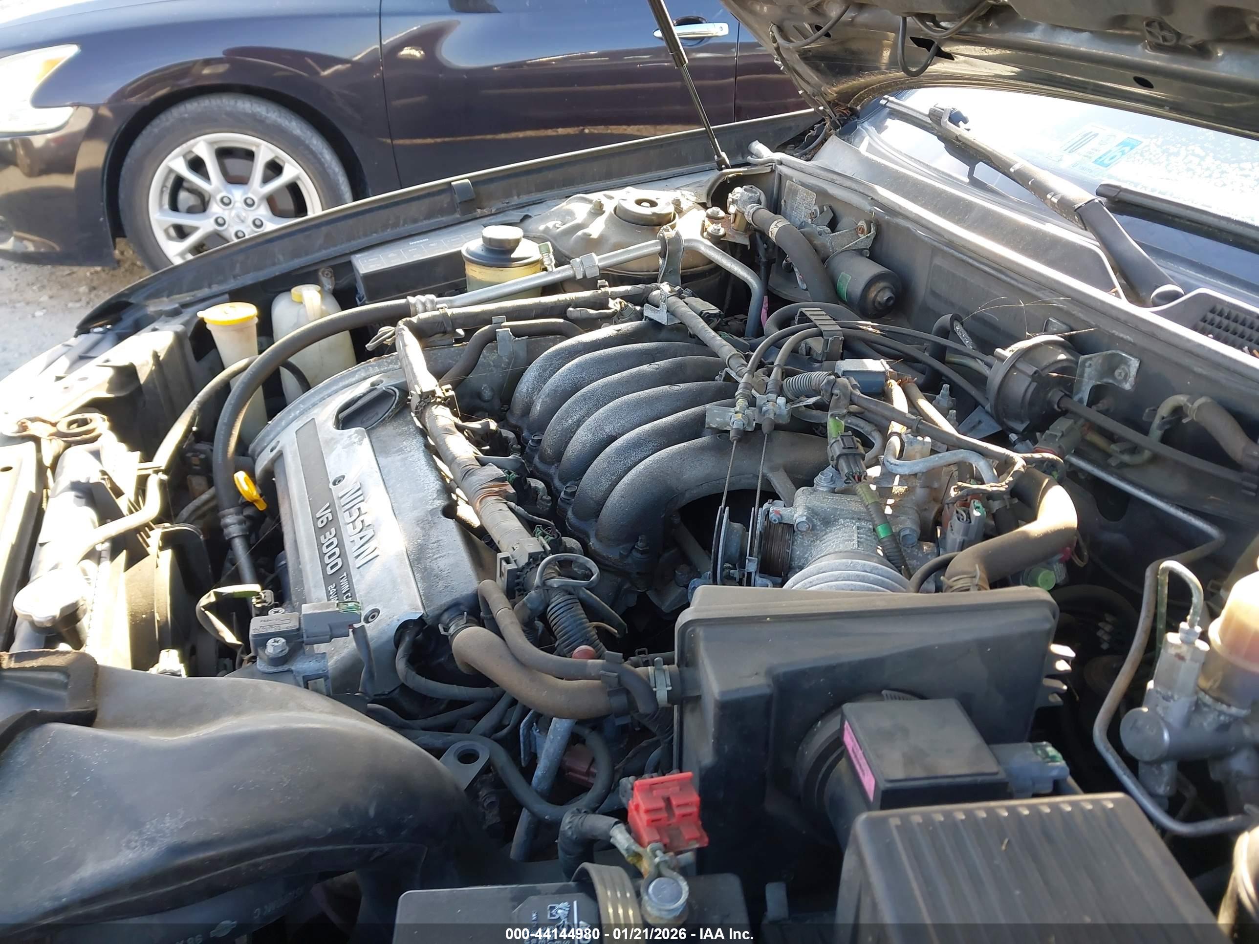 NISSAN MAXIMA image 10