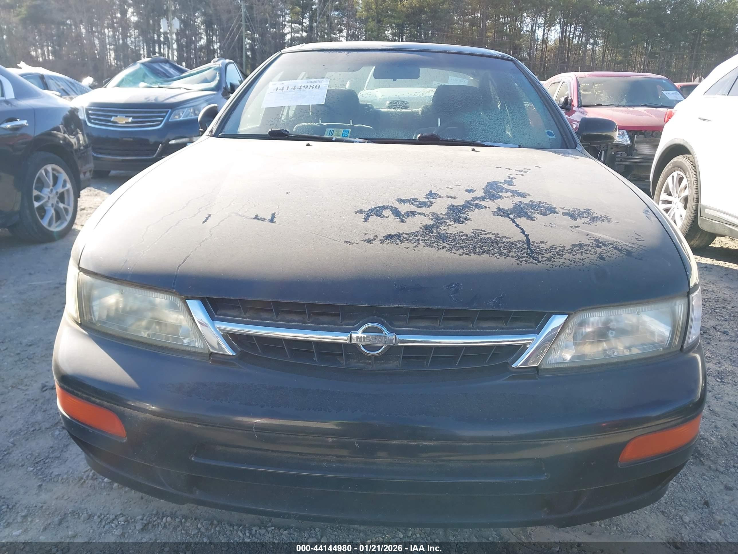 NISSAN MAXIMA image 6