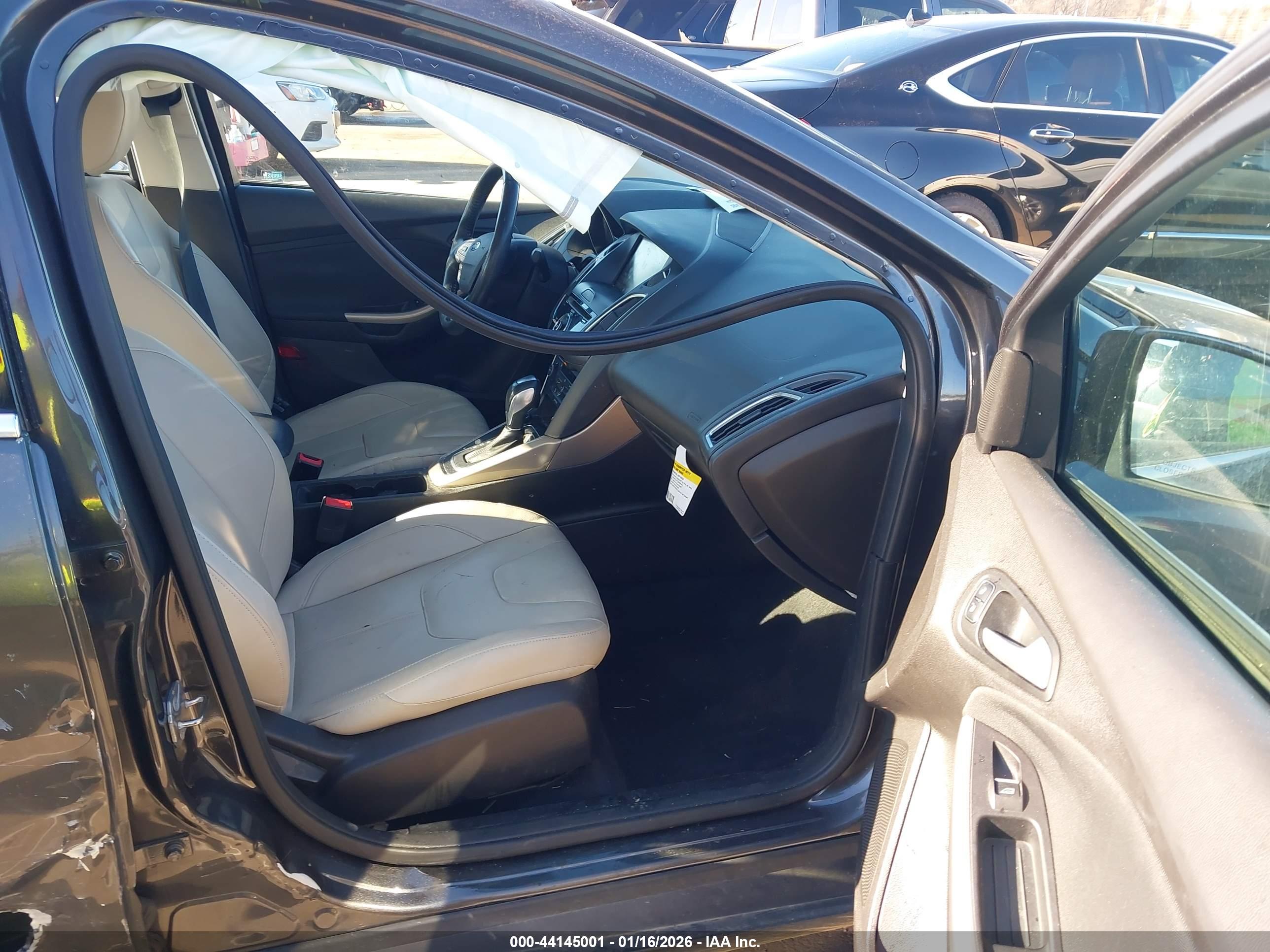 FORD FOCUS image 5