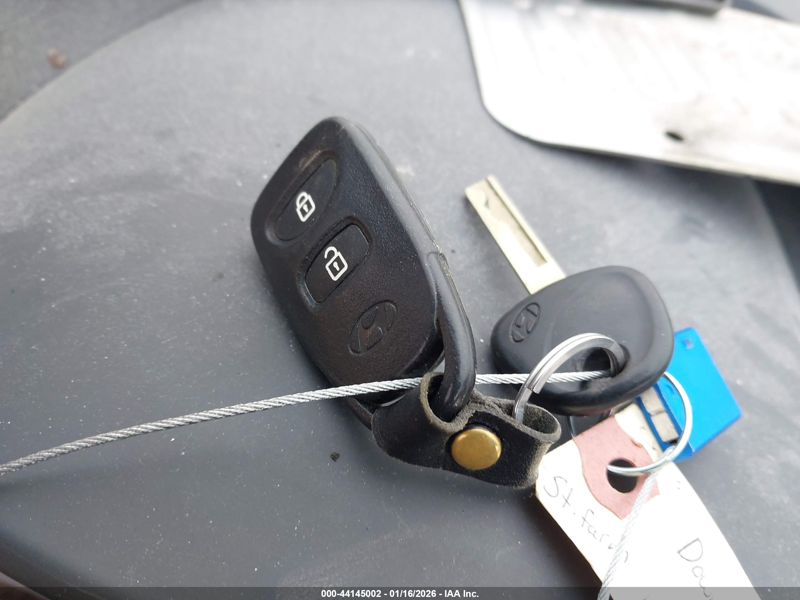 HYUNDAI ACCENT image 11