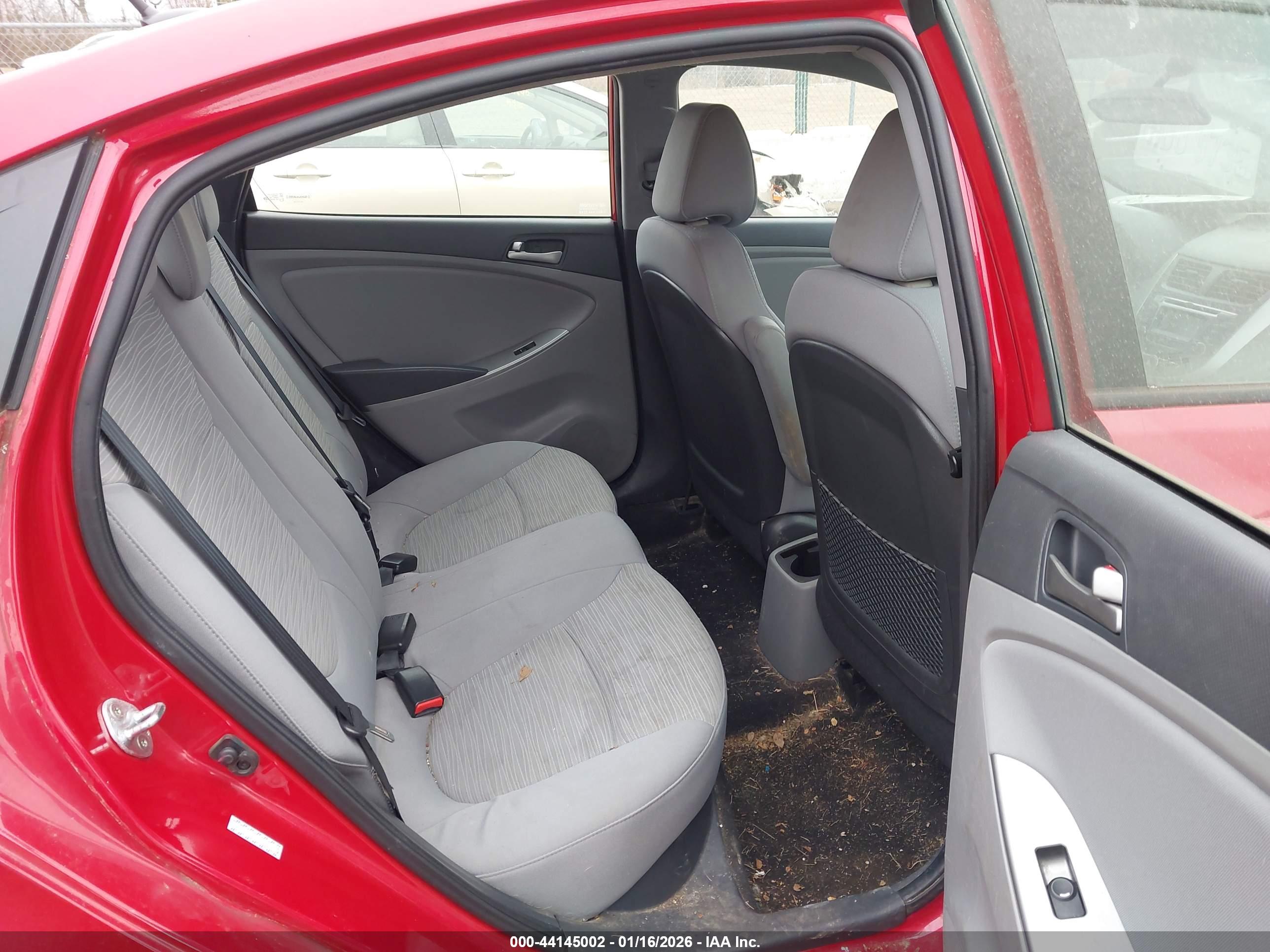 HYUNDAI ACCENT image 8