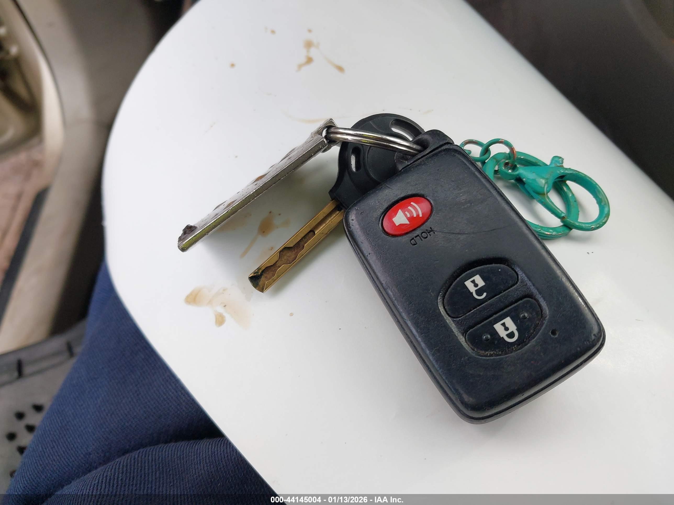 TOYOTA PRIUS image 11
