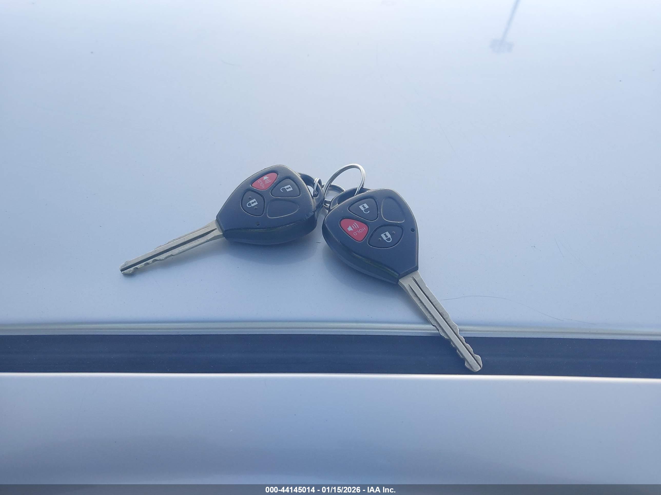 TOYOTA YARIS image 11
