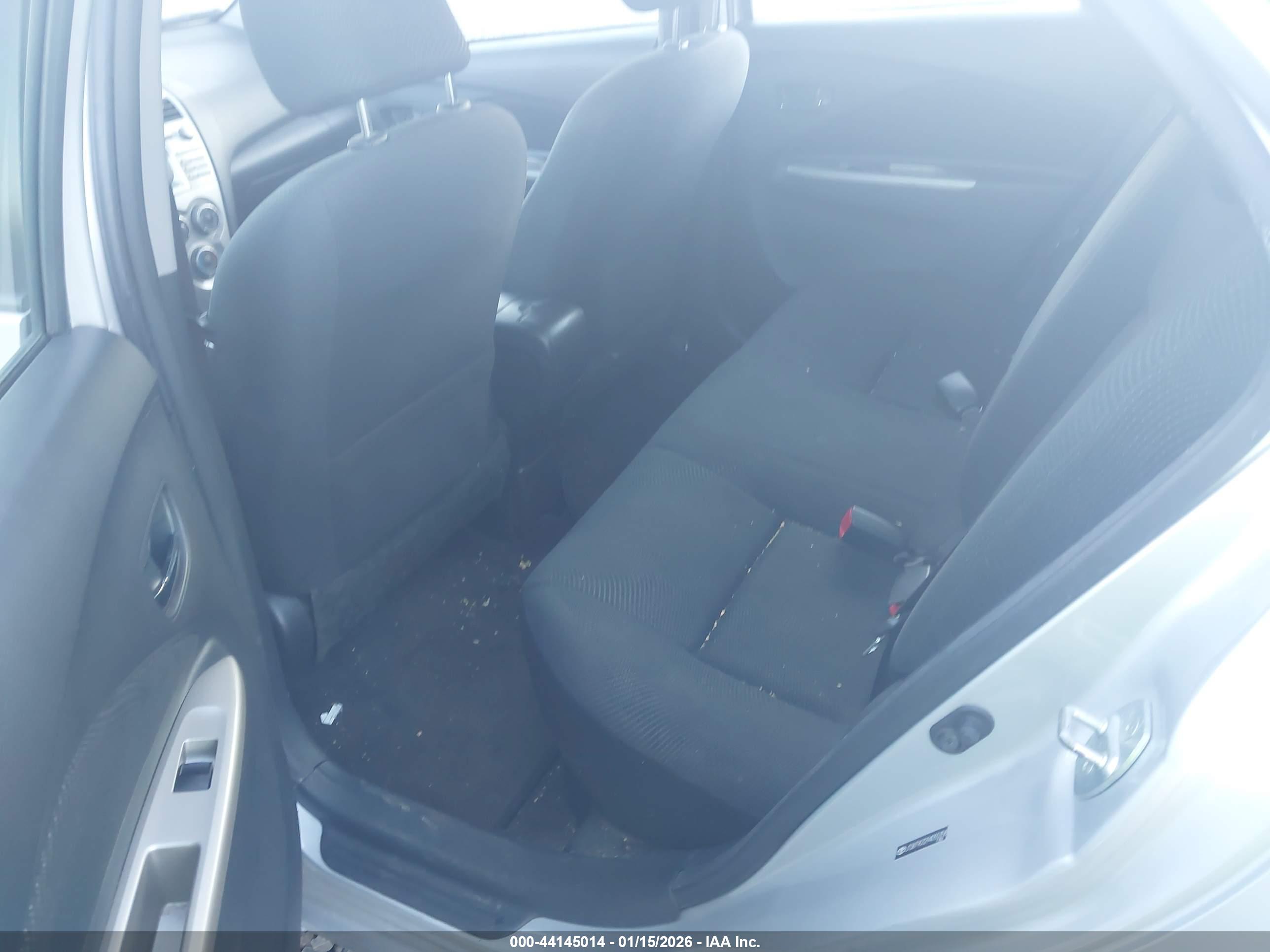 TOYOTA YARIS image 8