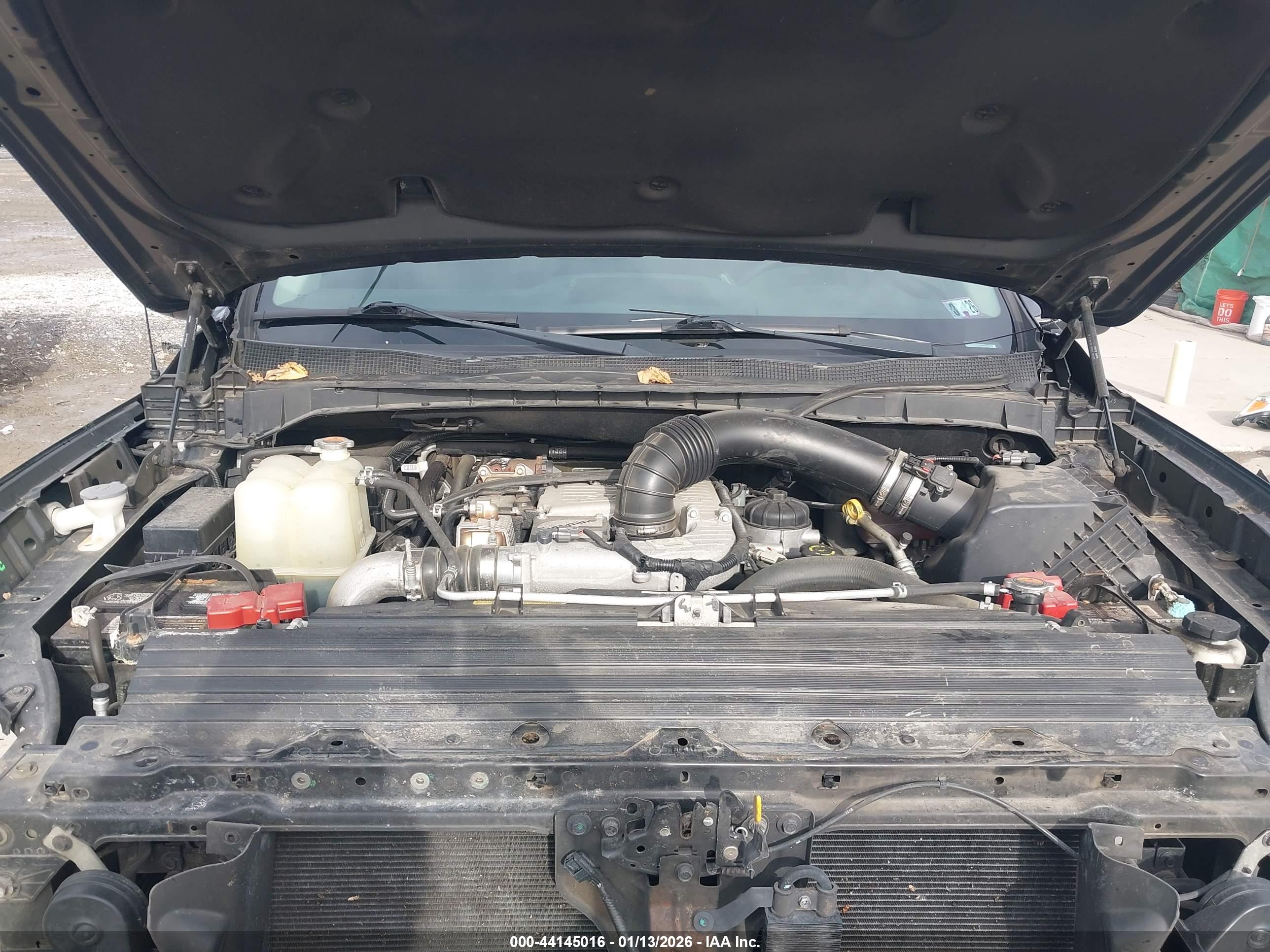 NISSAN TITAN image 10