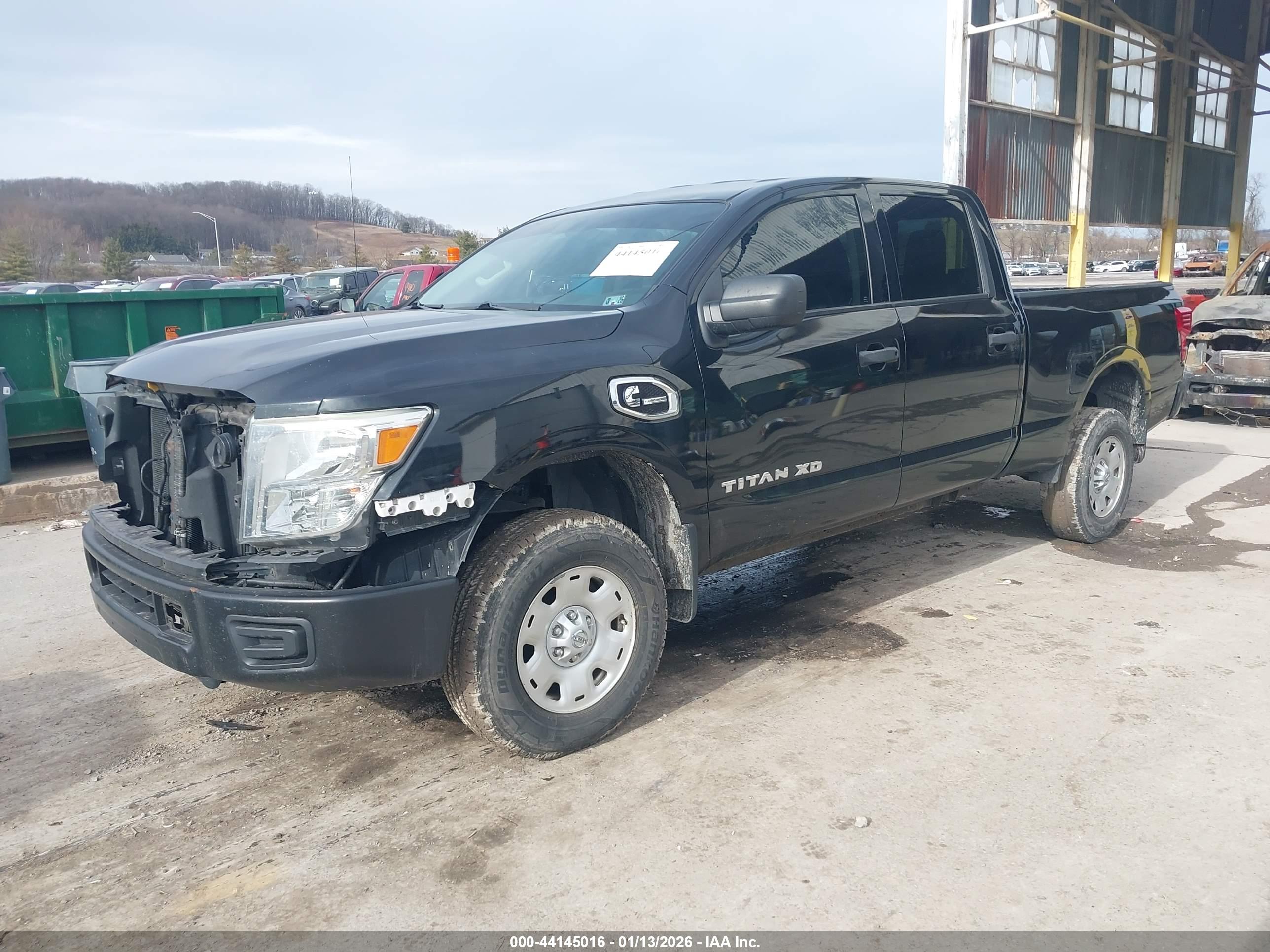 NISSAN TITAN image 2