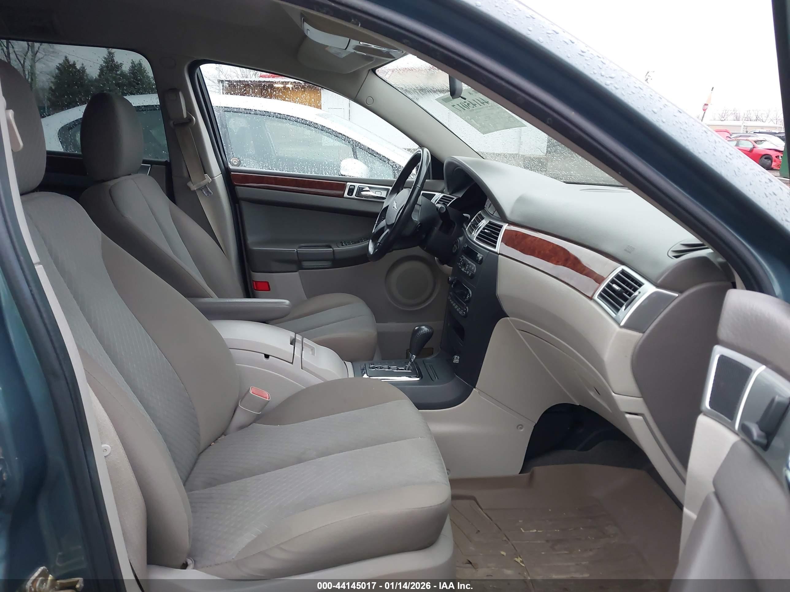 CHRYSLER PACIFICA image 5