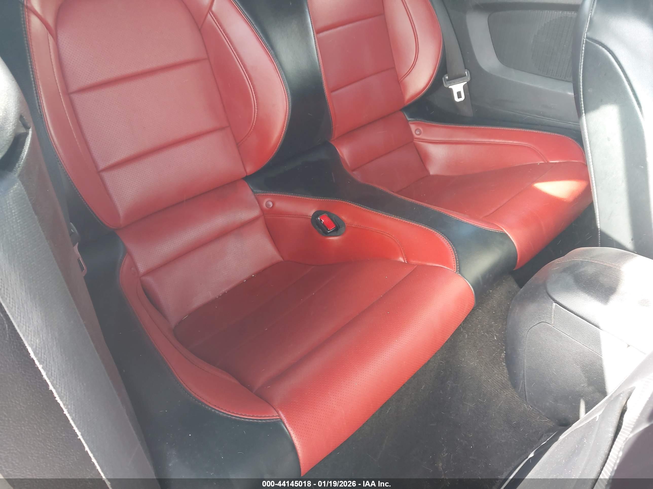 FORD MUSTANG image 8