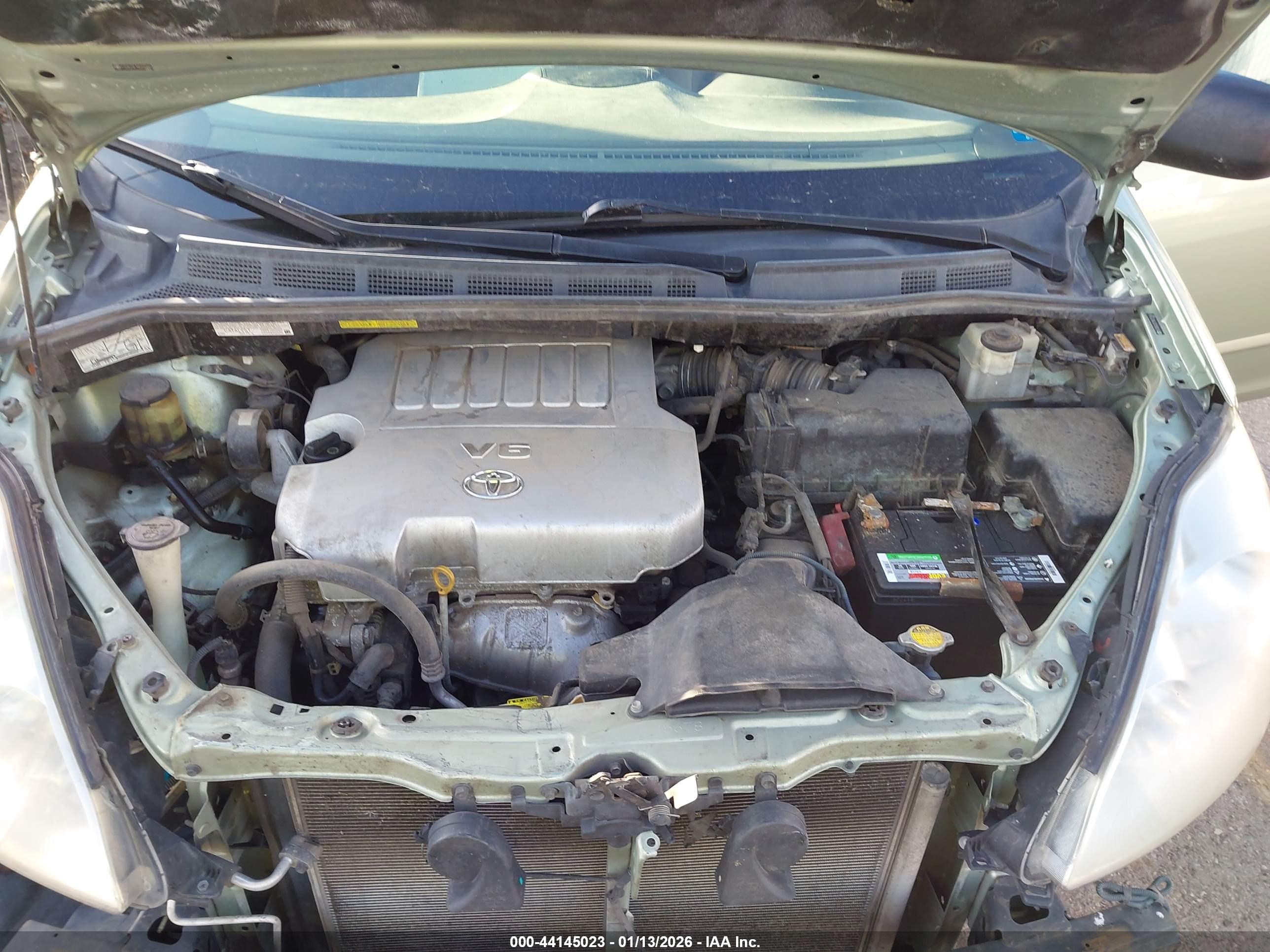 TOYOTA SIENNA image 10