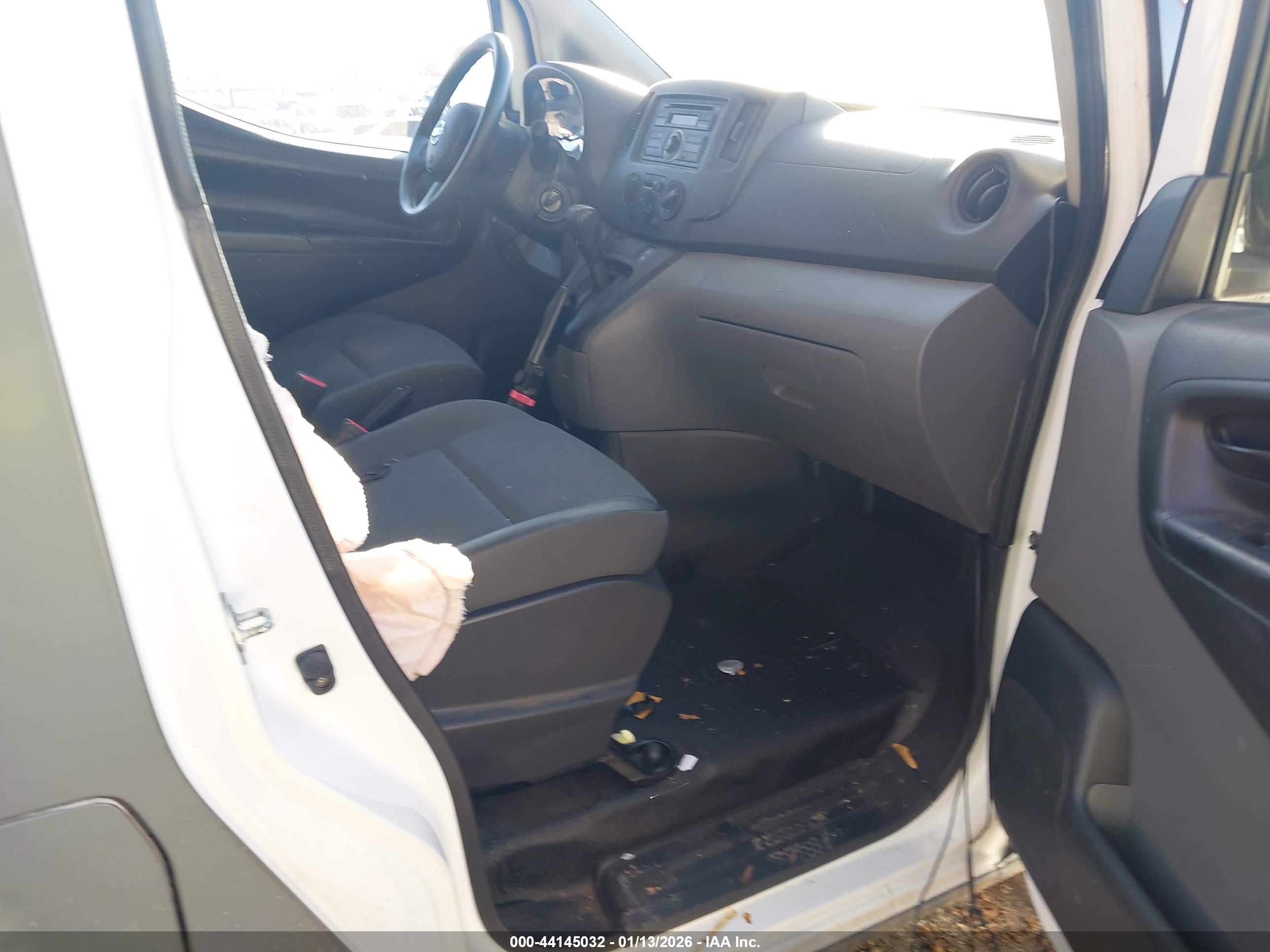 NISSAN NV200 image 5
