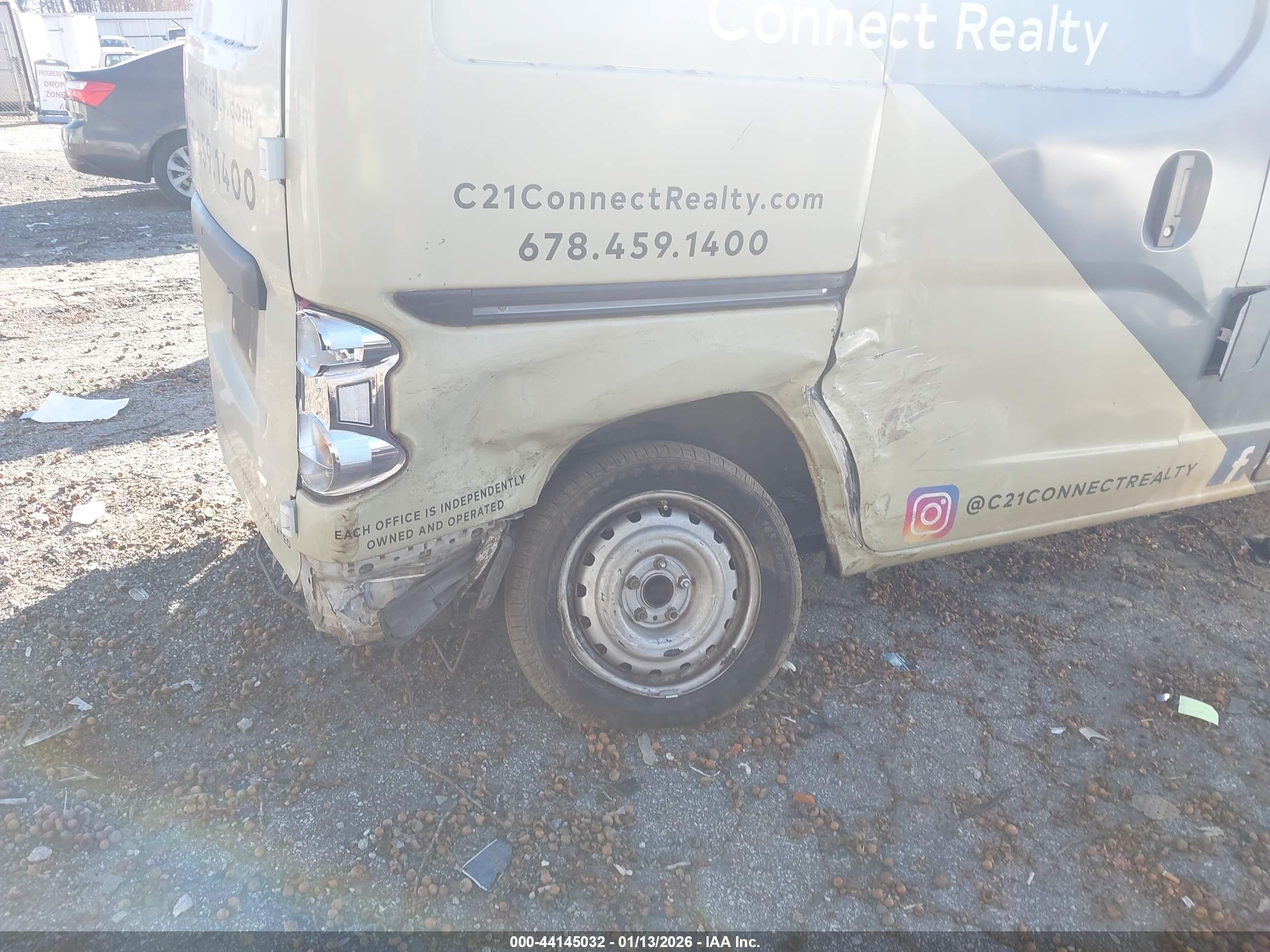 NISSAN NV200 image 6