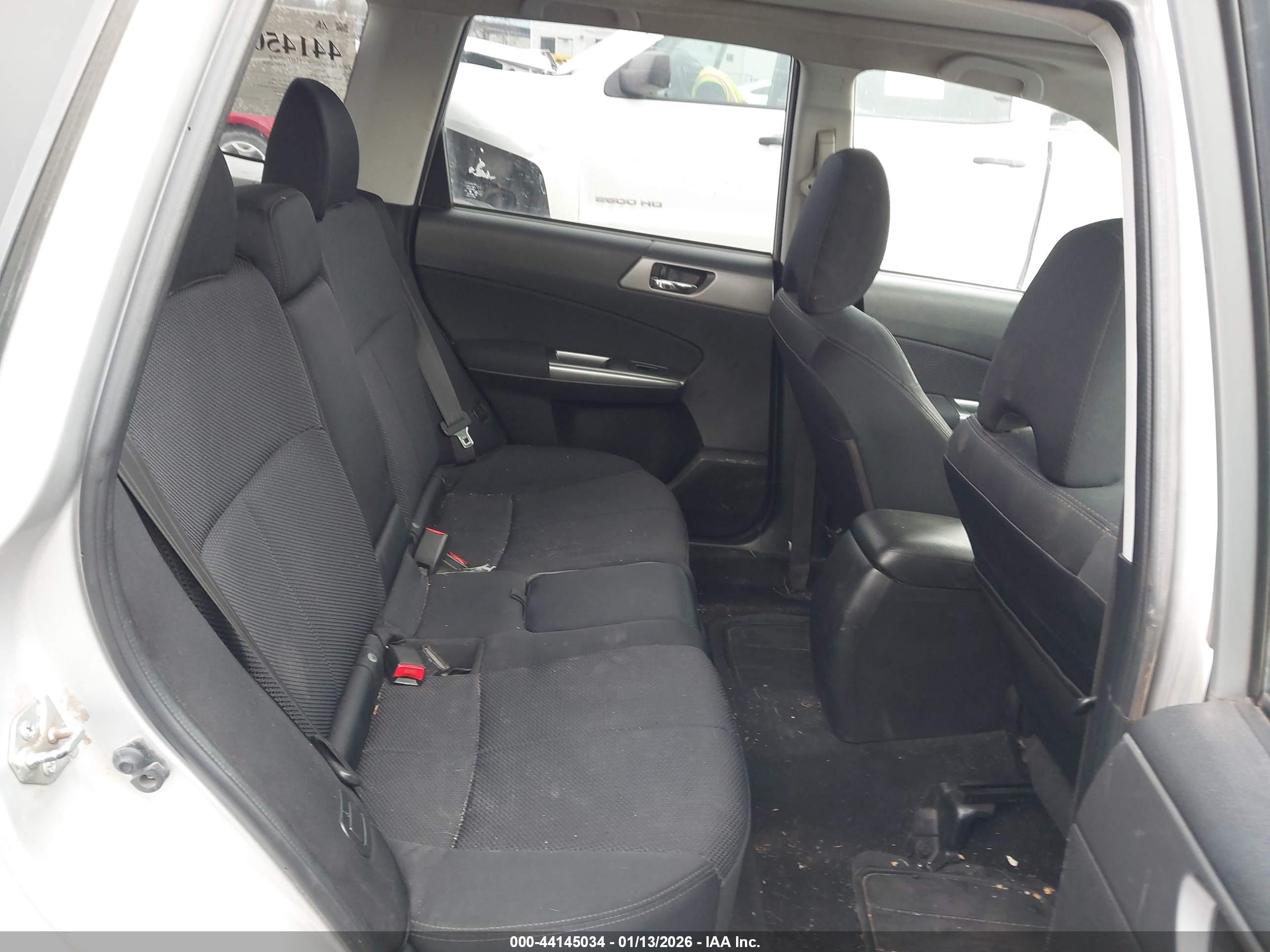 SUBARU FORESTER image 8