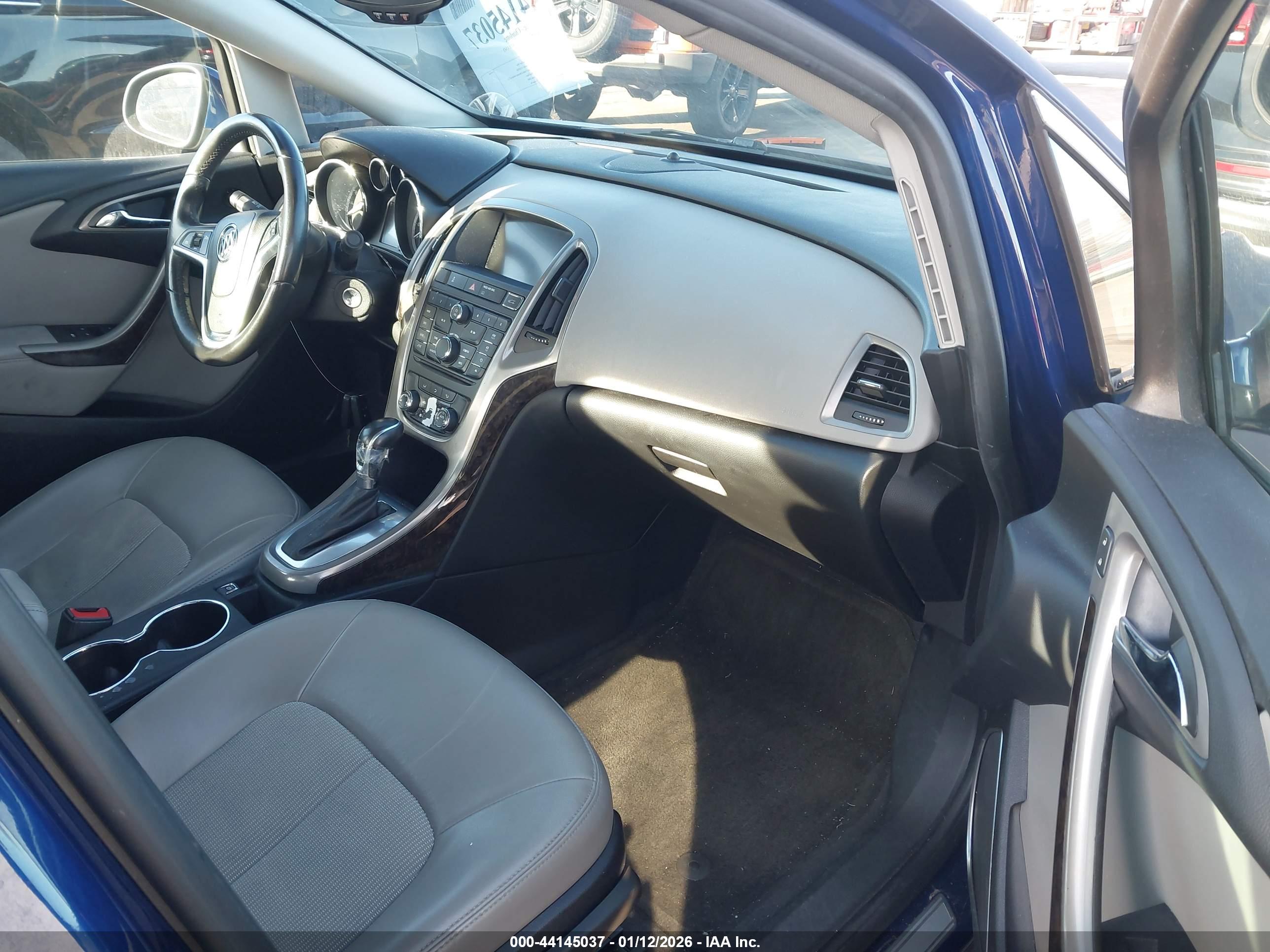 BUICK VERANO image 5