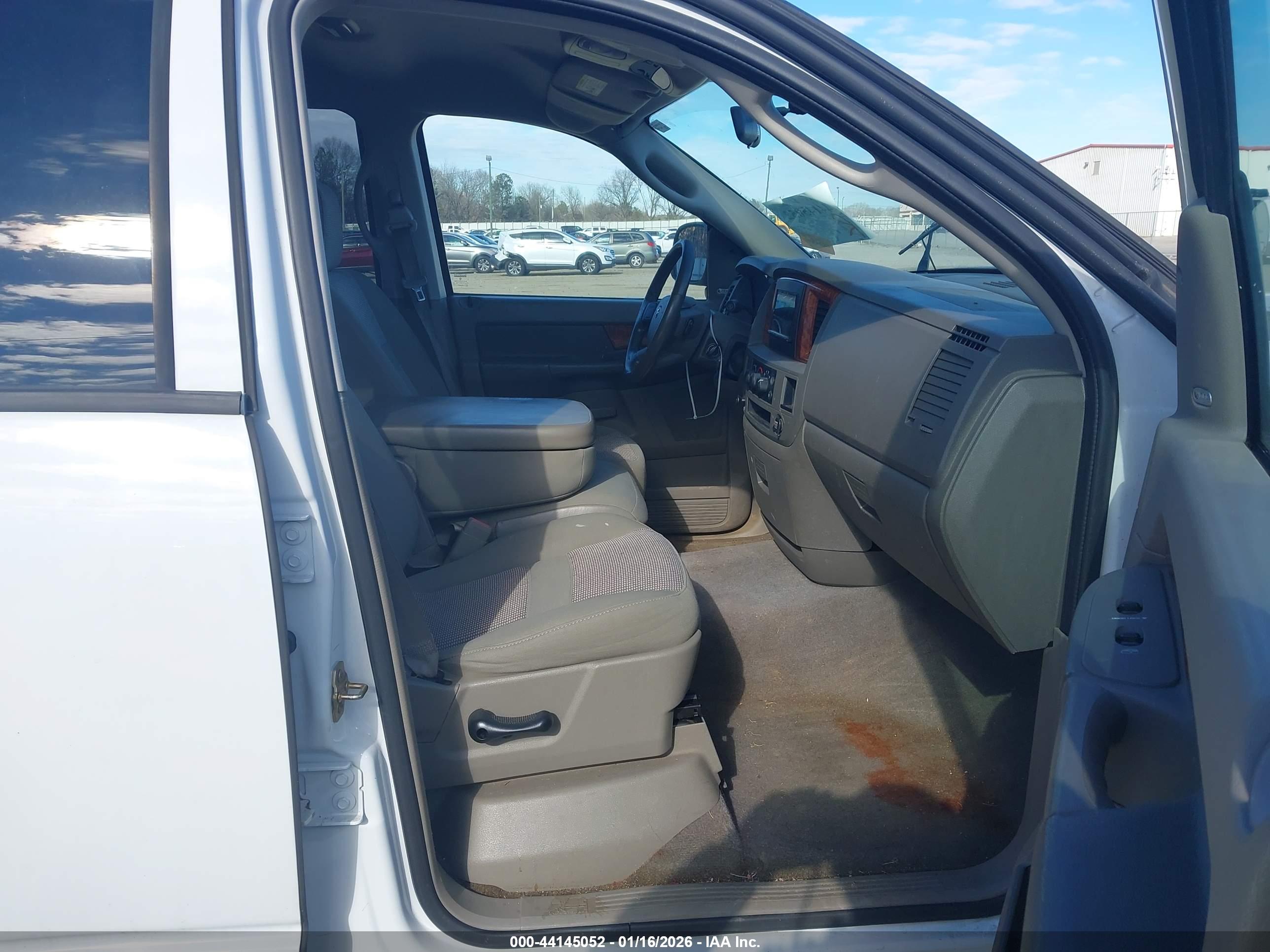 DODGE RAM image 5