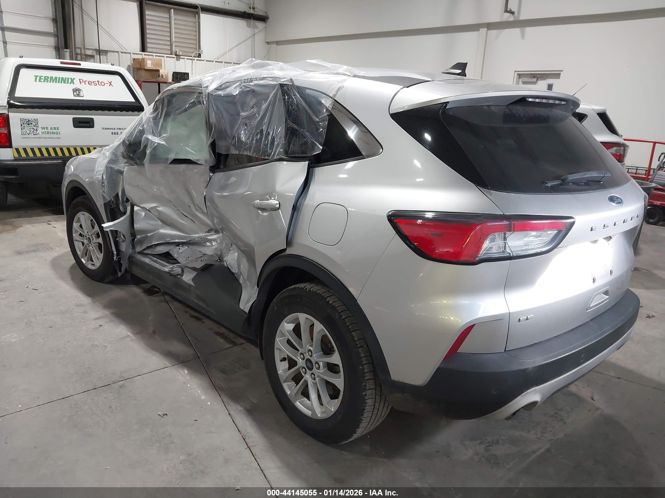 FORD ESCAPE image 3