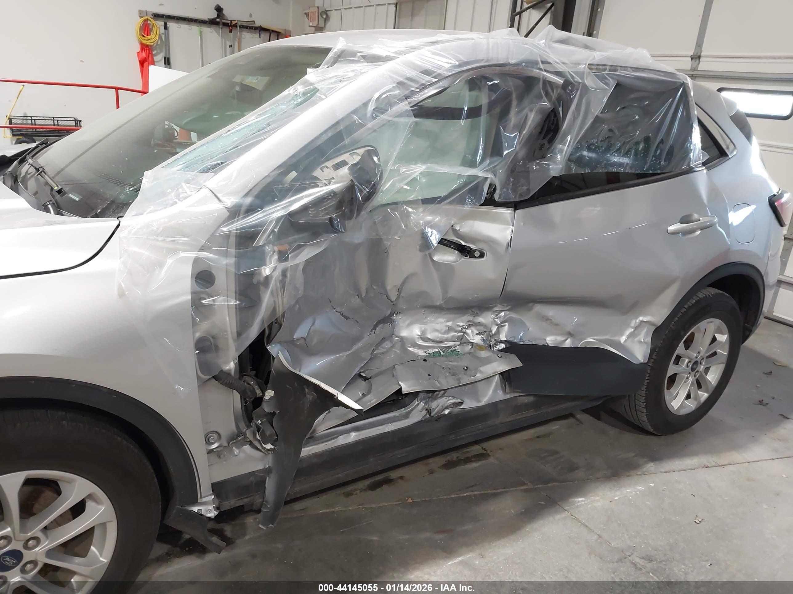 FORD ESCAPE image 6