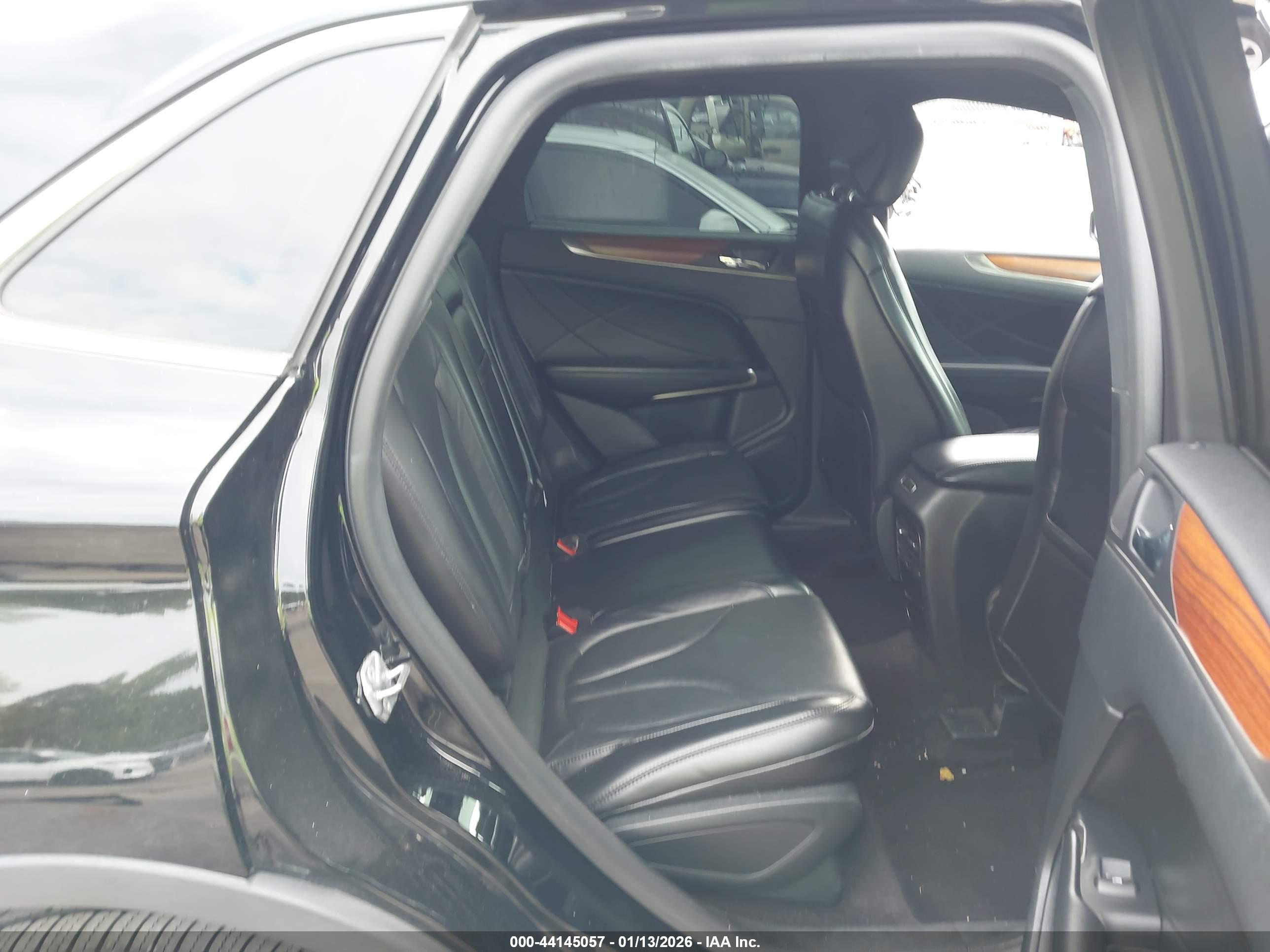 LINCOLN MKC image 8