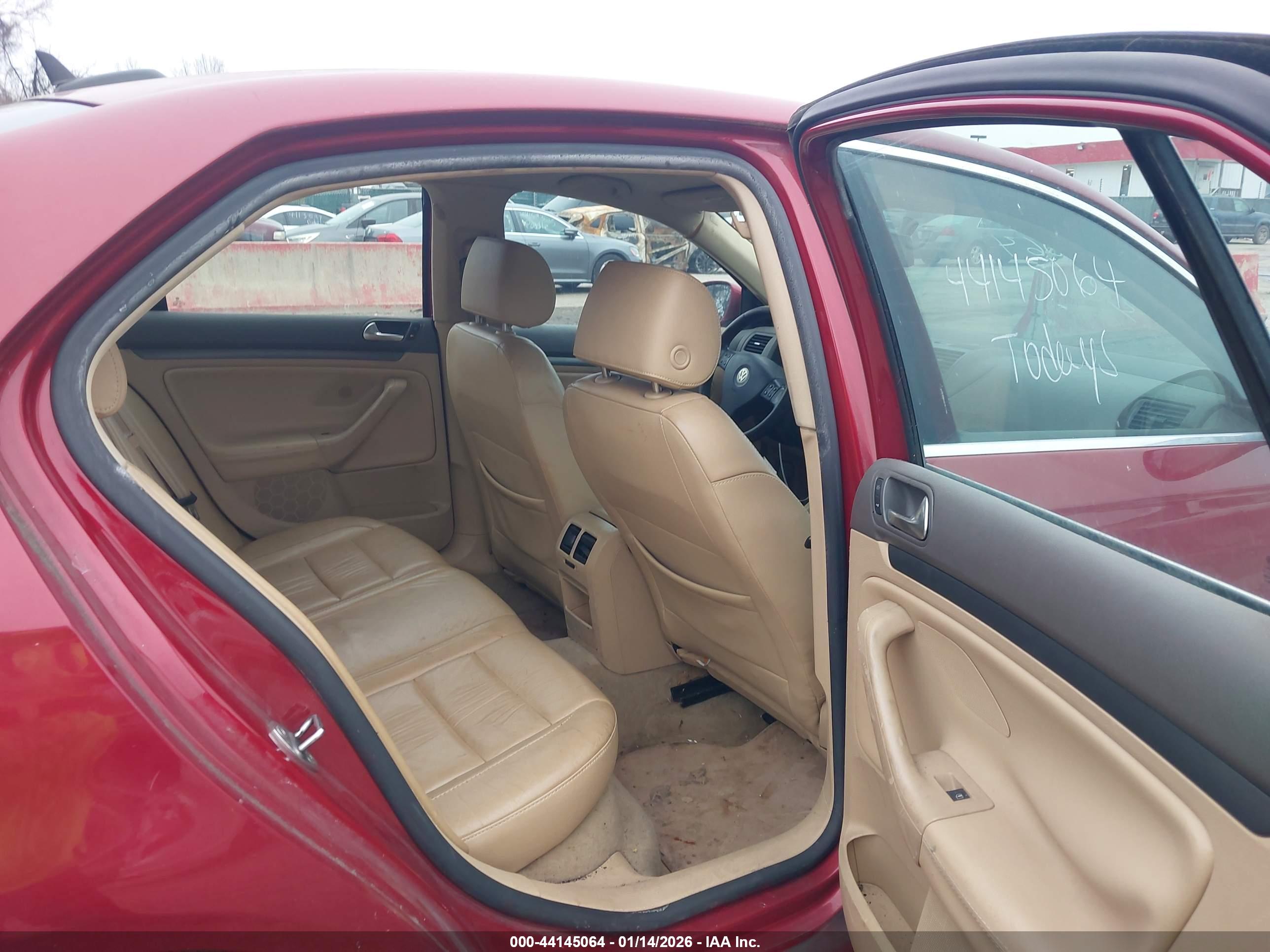 VOLKSWAGEN JETTA image 8