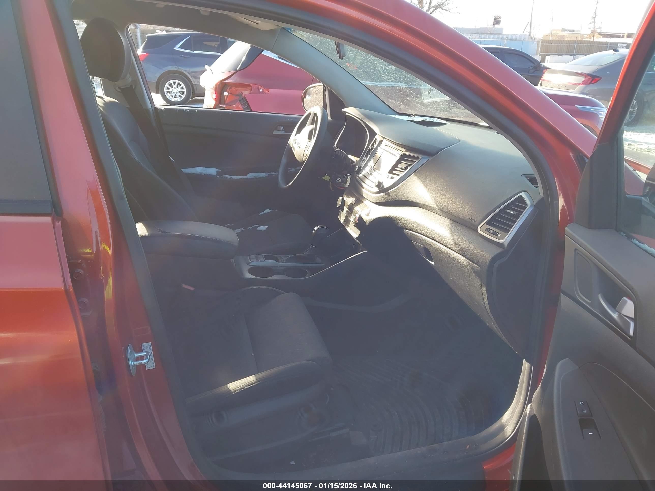 HYUNDAI TUCSON image 5