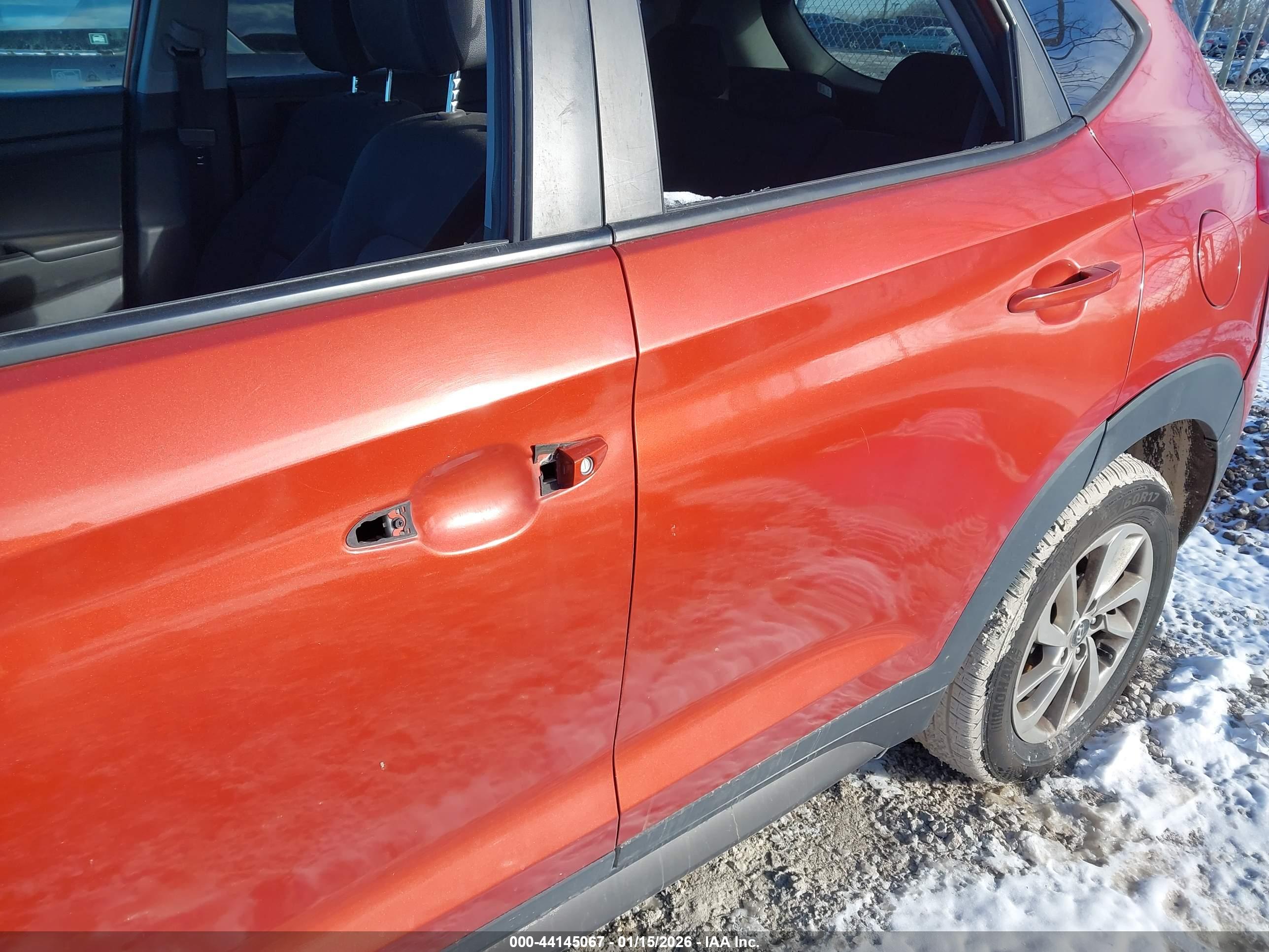 HYUNDAI TUCSON image 6