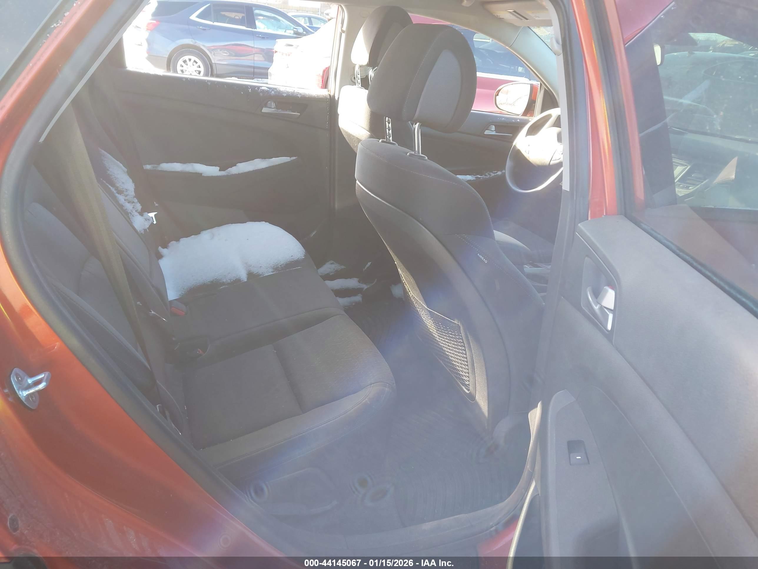 HYUNDAI TUCSON image 8