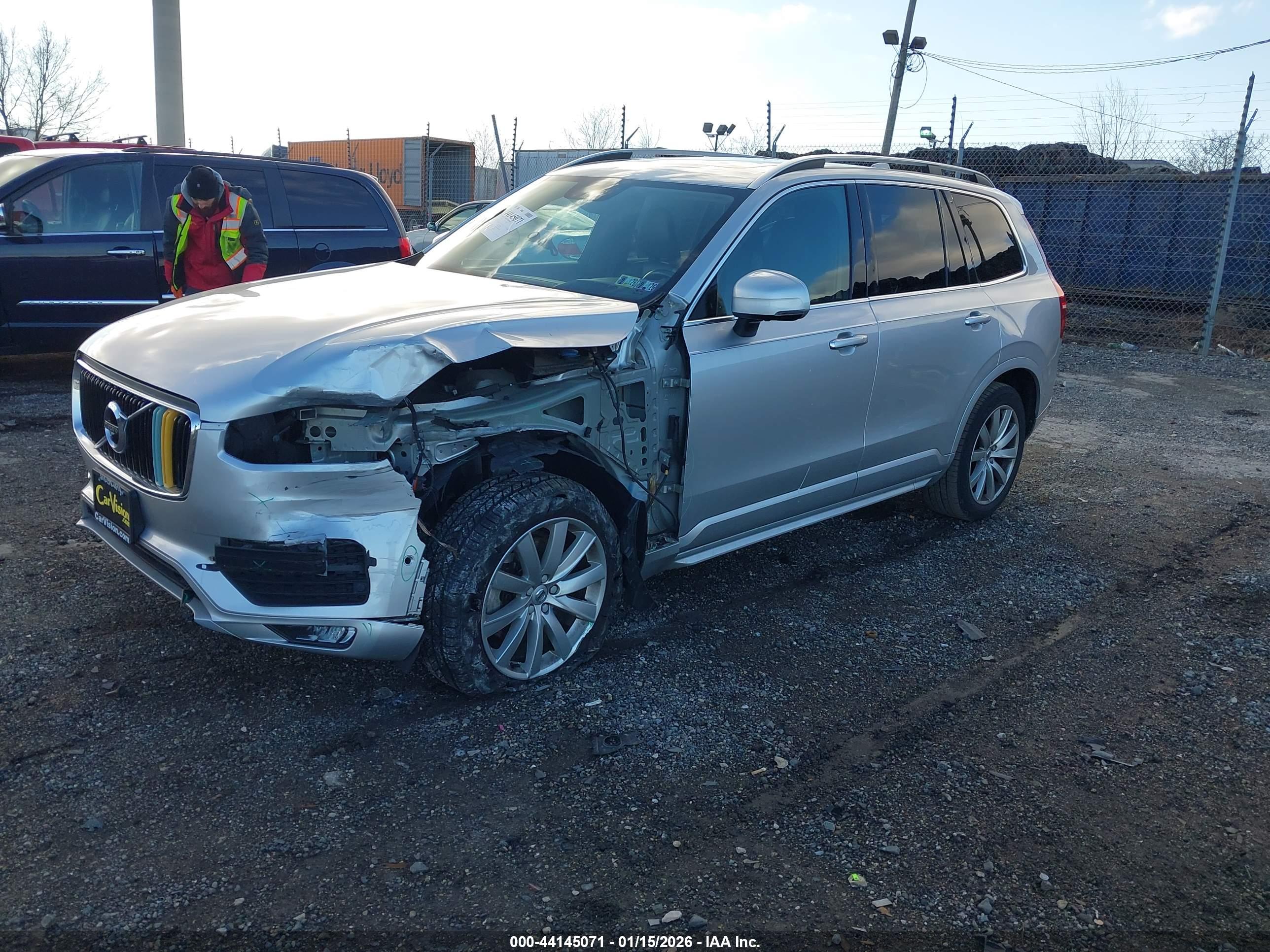 VOLVO XC90 image 2