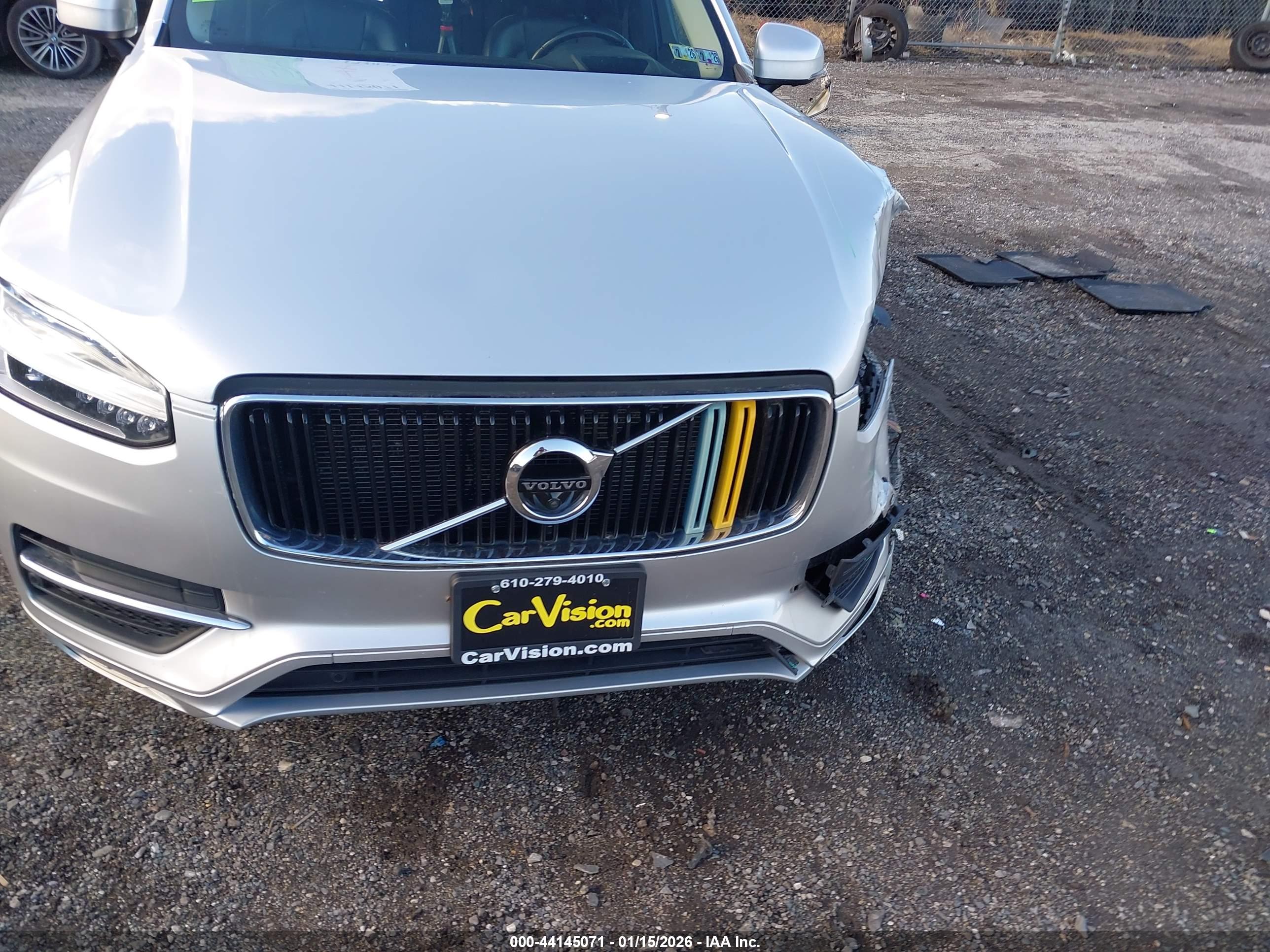 VOLVO XC90 image 6