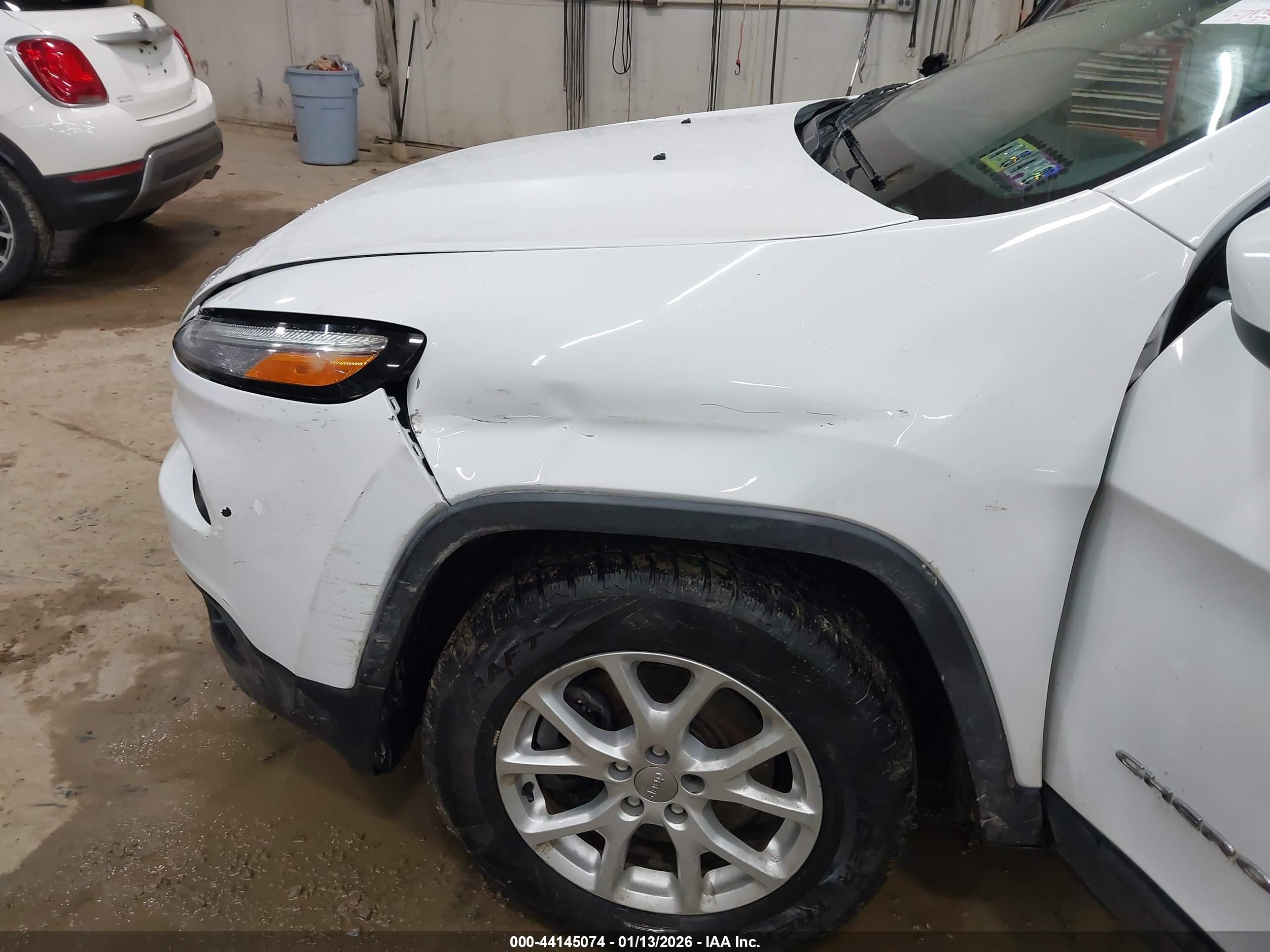 JEEP CHEROKEE image 6
