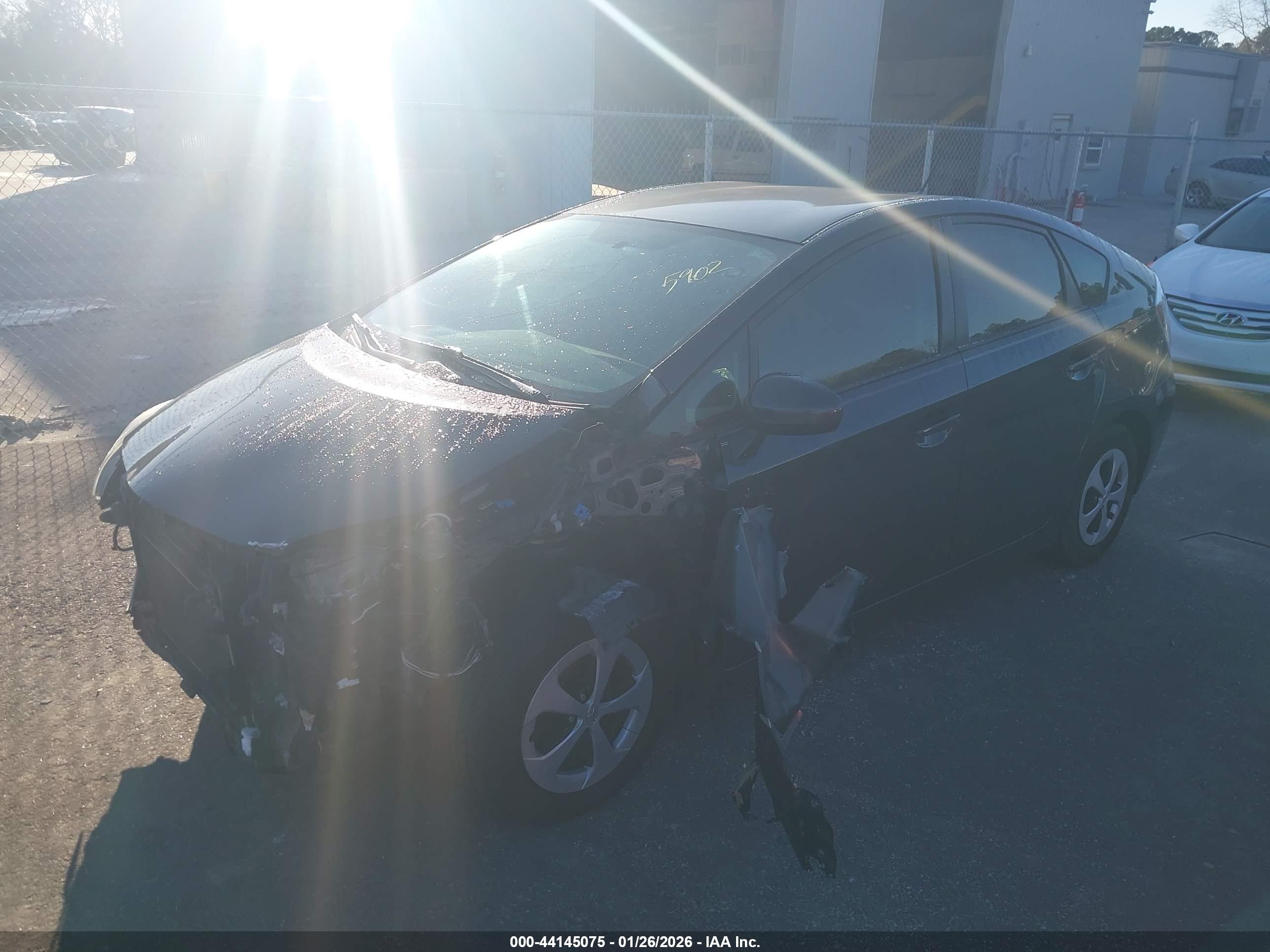 TOYOTA PRIUS image 2