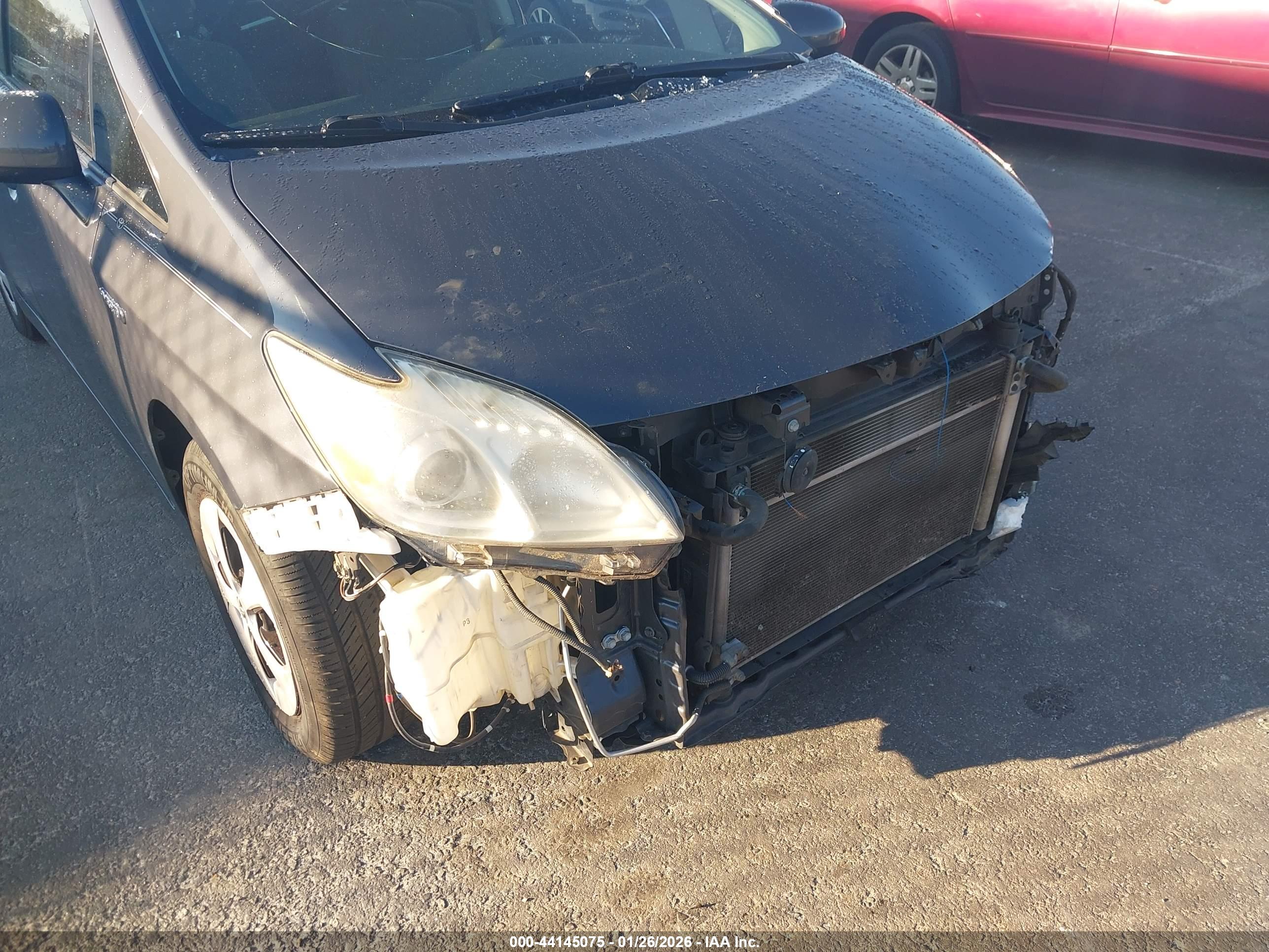 TOYOTA PRIUS image 6