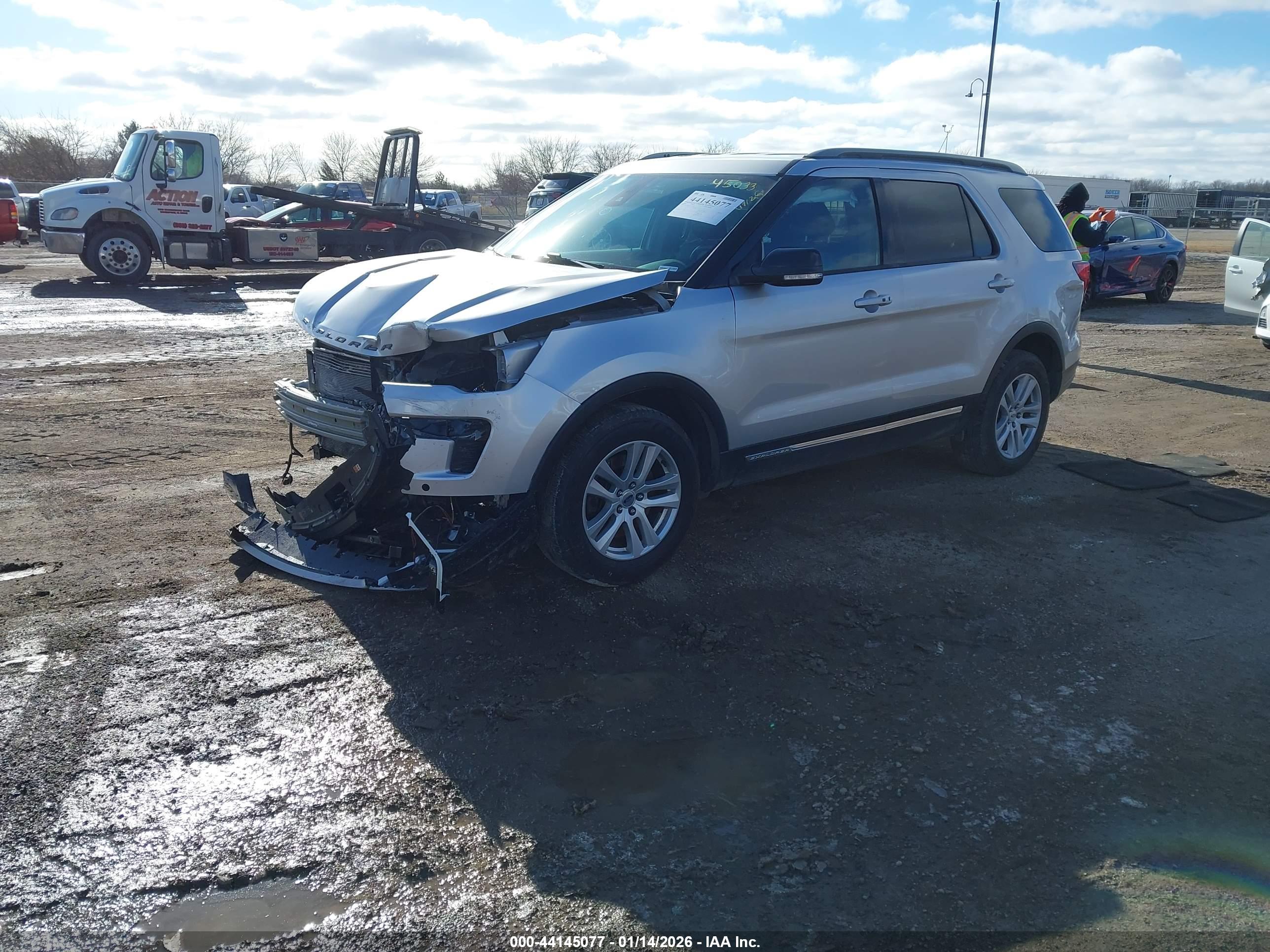 FORD EXPLORER image 2