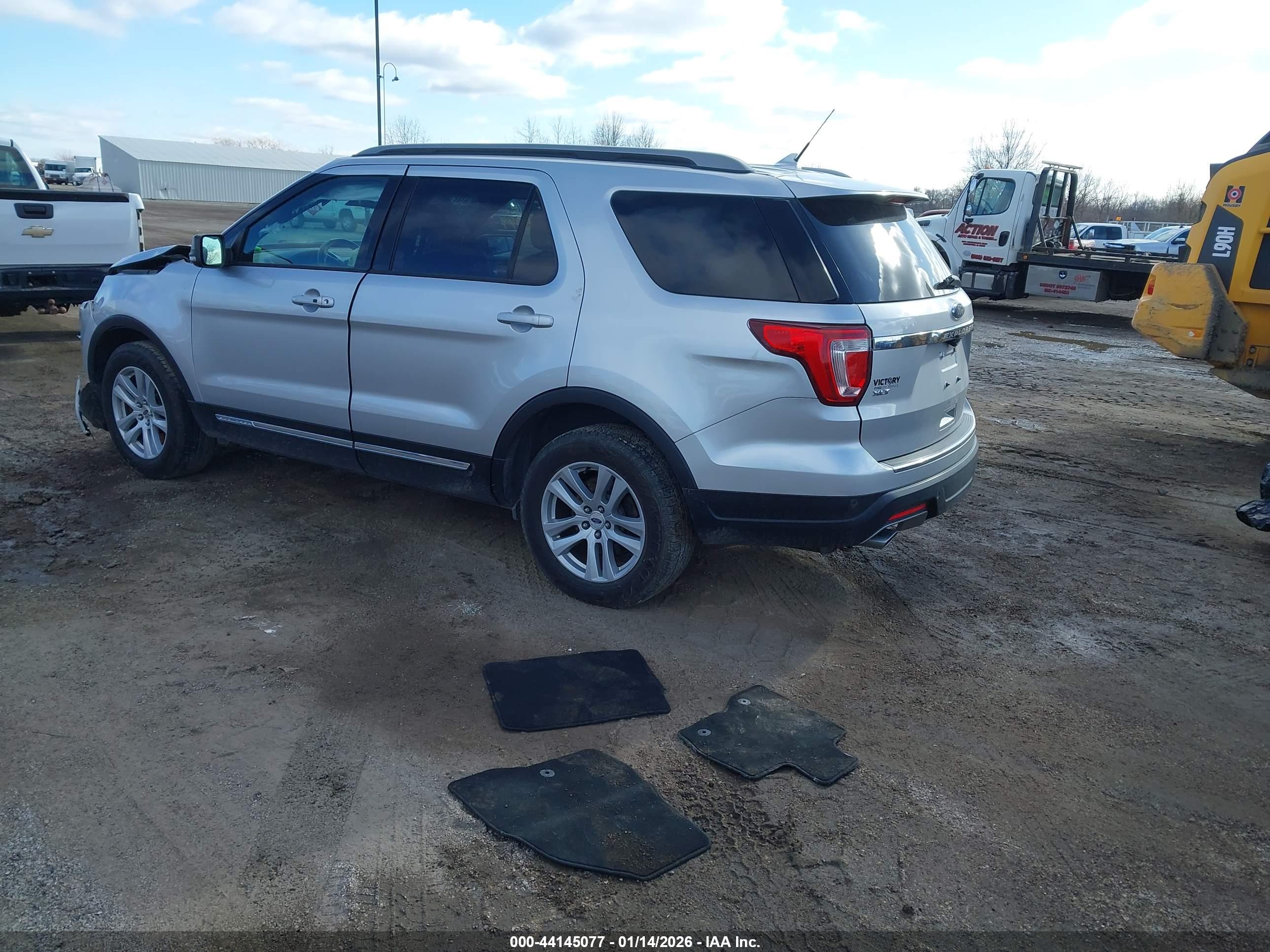 FORD EXPLORER image 3