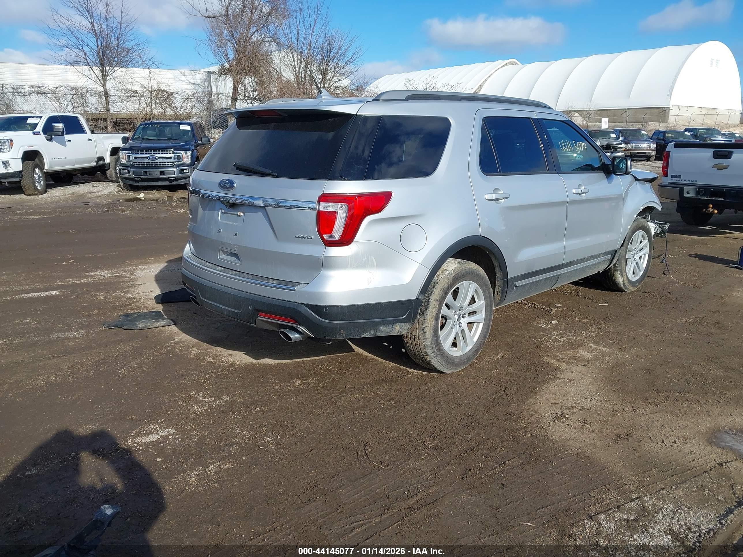 FORD EXPLORER image 4