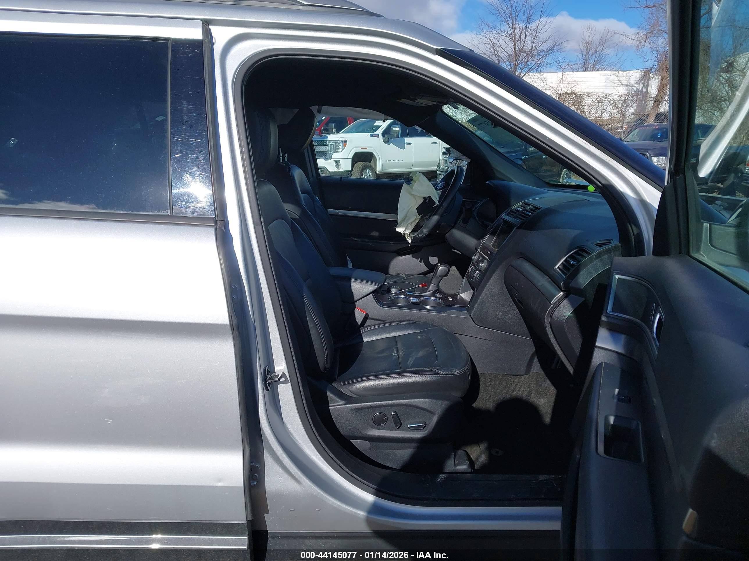 FORD EXPLORER image 5